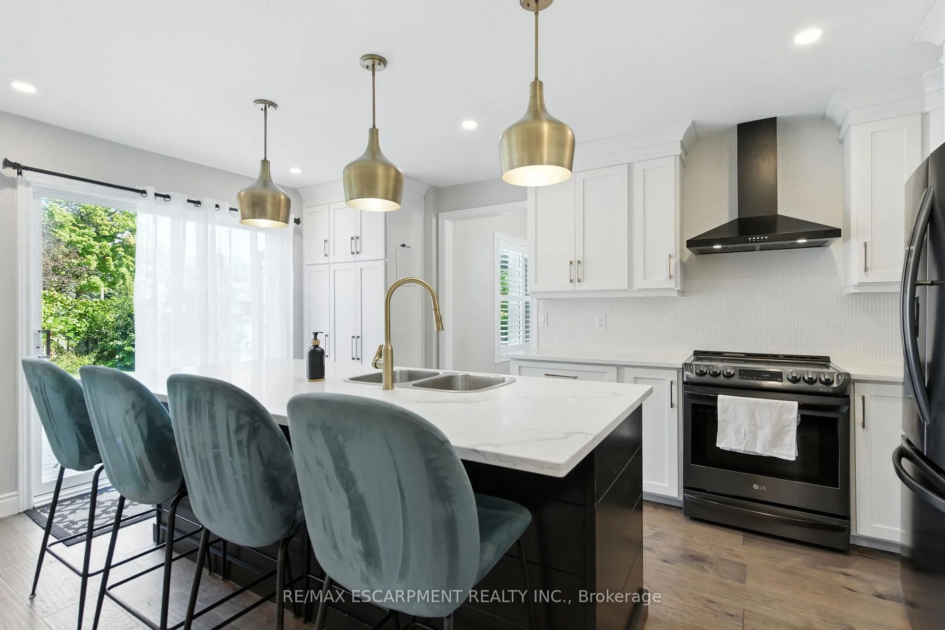 Photo 10 of 2 Caledonia Avenue, Haldimand — HOMEH