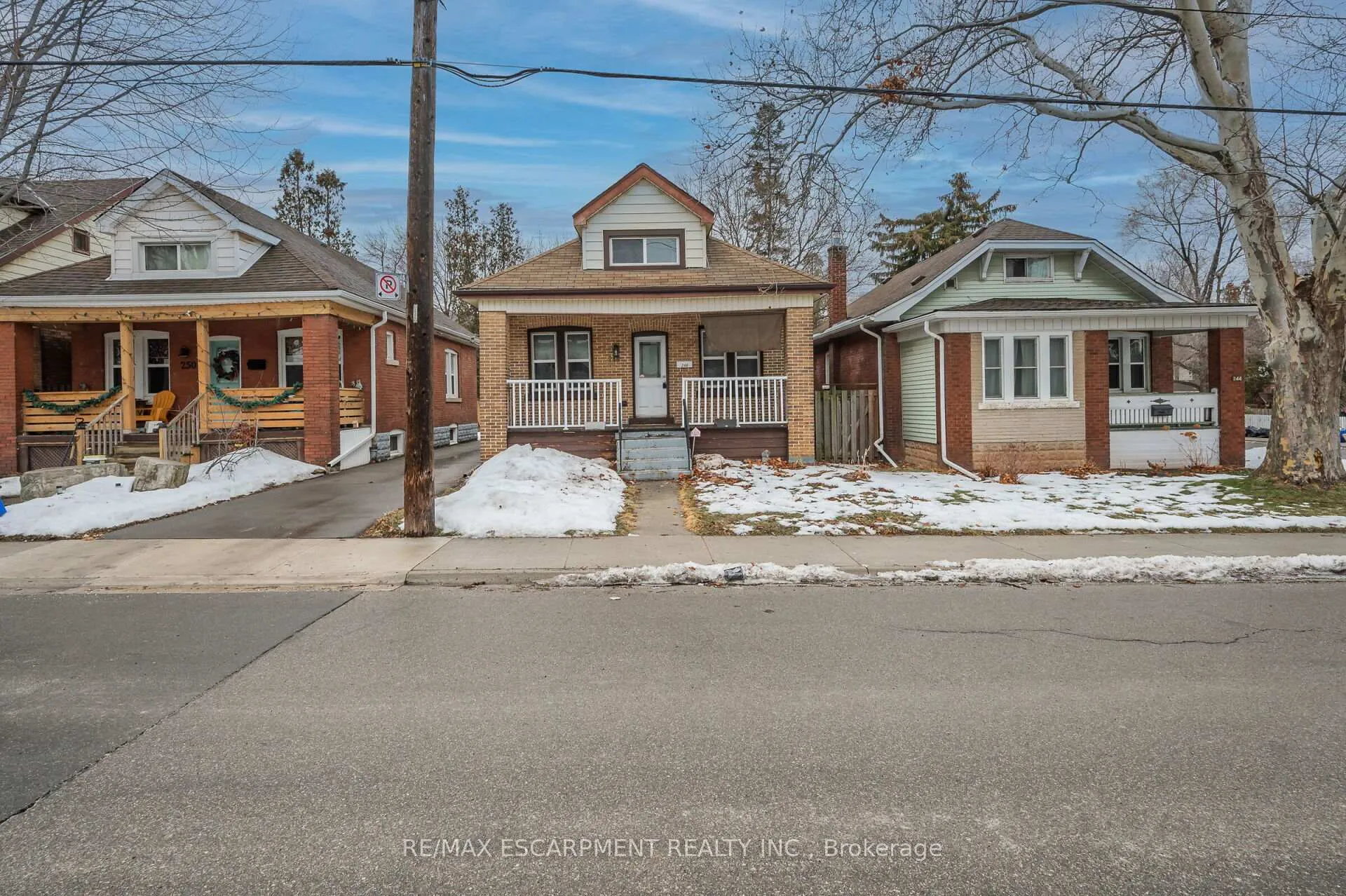 Photo 2 of 246 Ottawa Street S, Hamilton, Delta — HOMEH