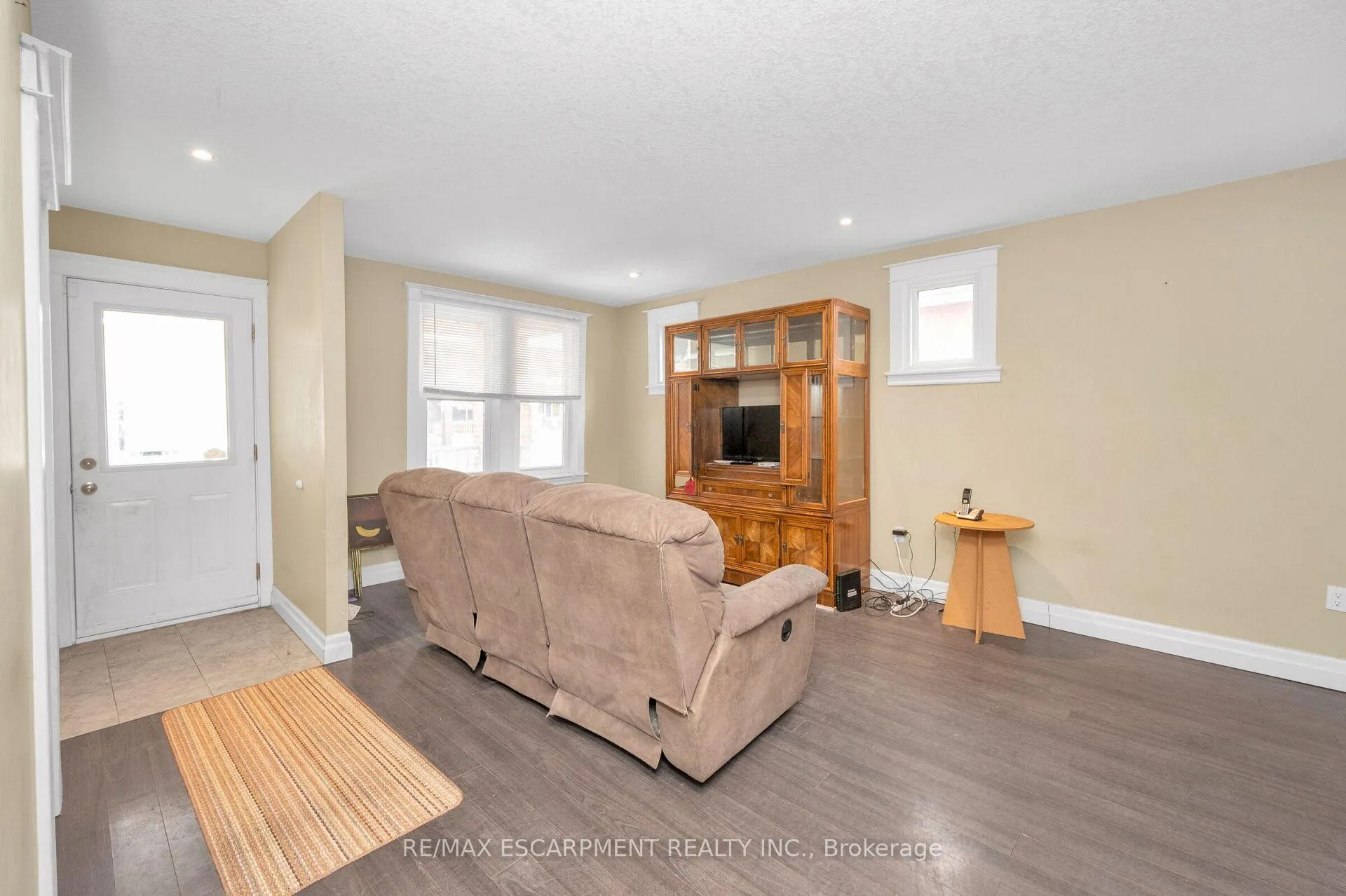 Photo 8 of 246 Ottawa Street S, Hamilton, Delta — HOMEH