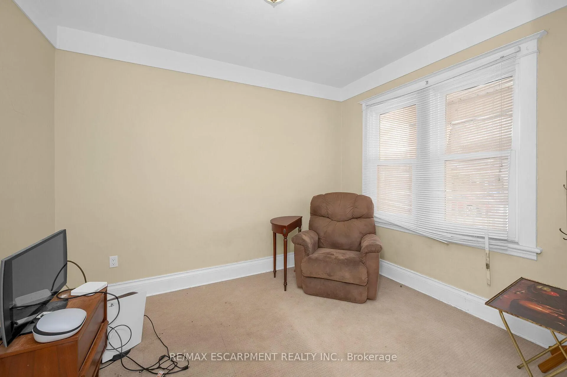 Photo 11 of 246 Ottawa Street S, Hamilton, Delta — HOMEH