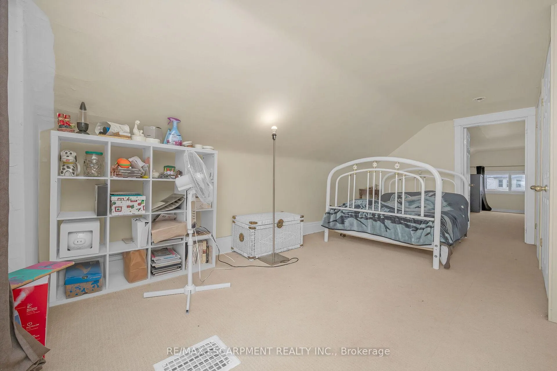 Photo 22 of 246 Ottawa Street S, Hamilton, Delta — HOMEH