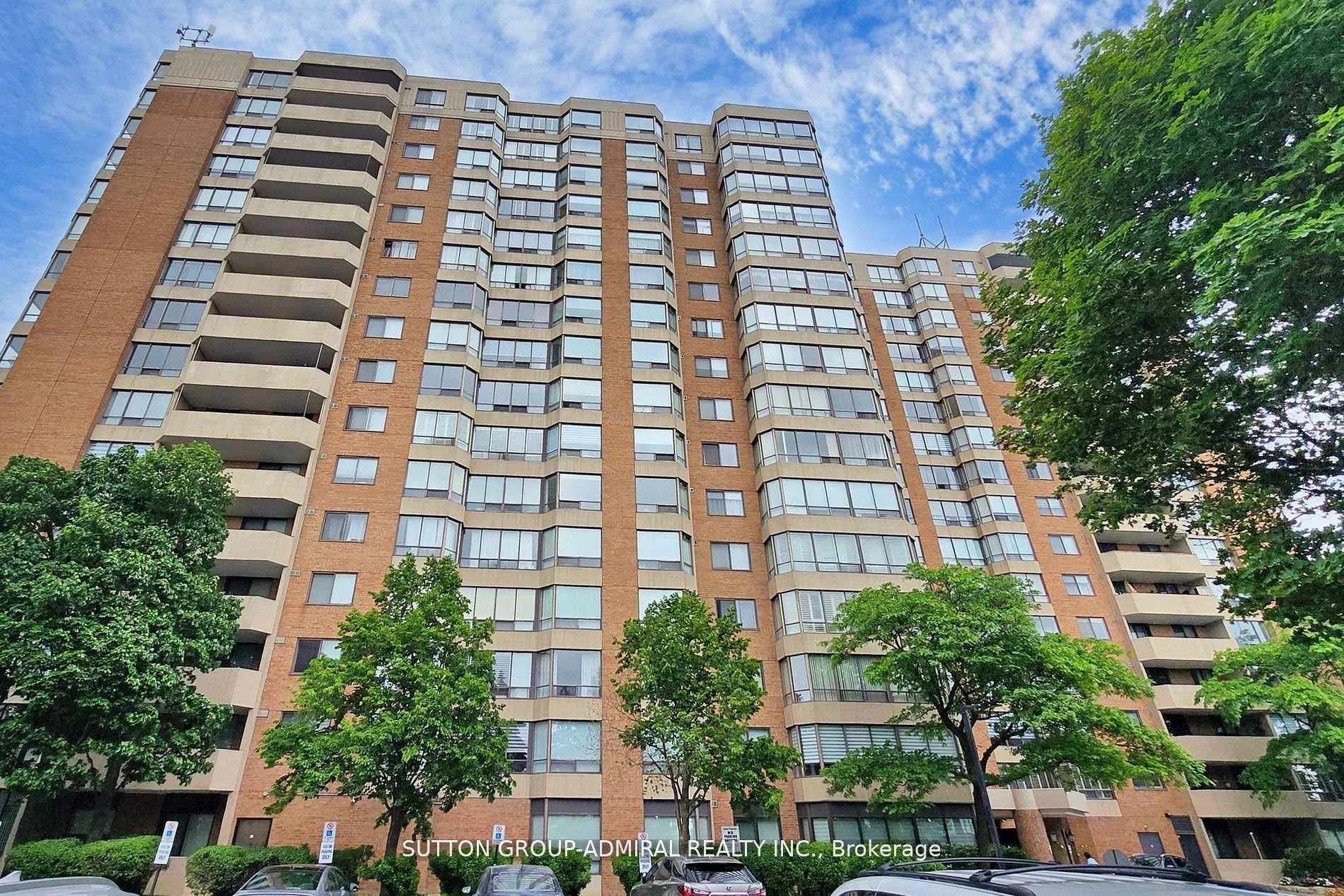 Front of Unit 1107, 7601 Bathurst Street