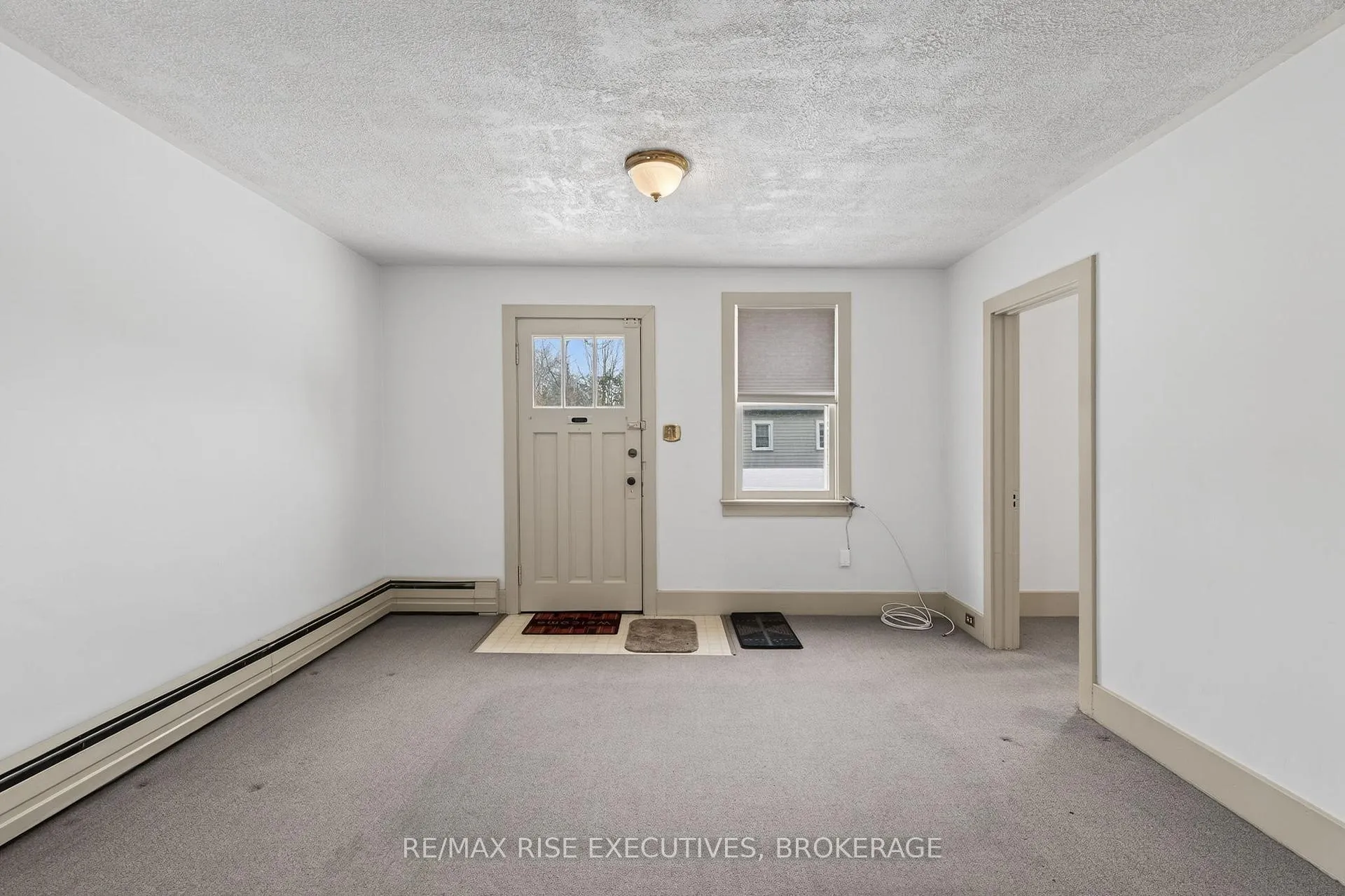 Photo 5 of 676 King Street W, Kingston, Central City West — HOMEH