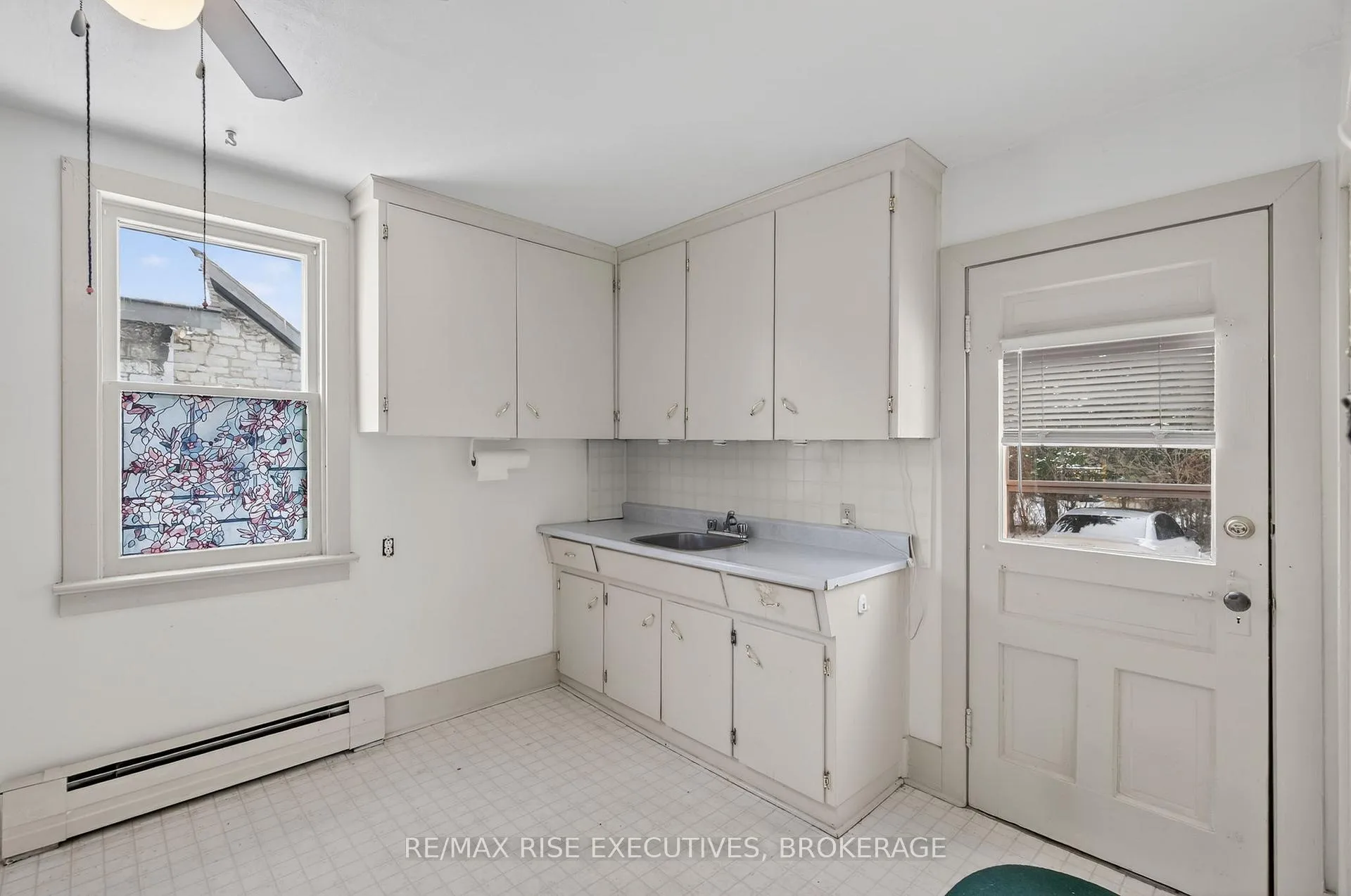 Photo 10 of 676 King Street W, Kingston, Central City West — HOMEH