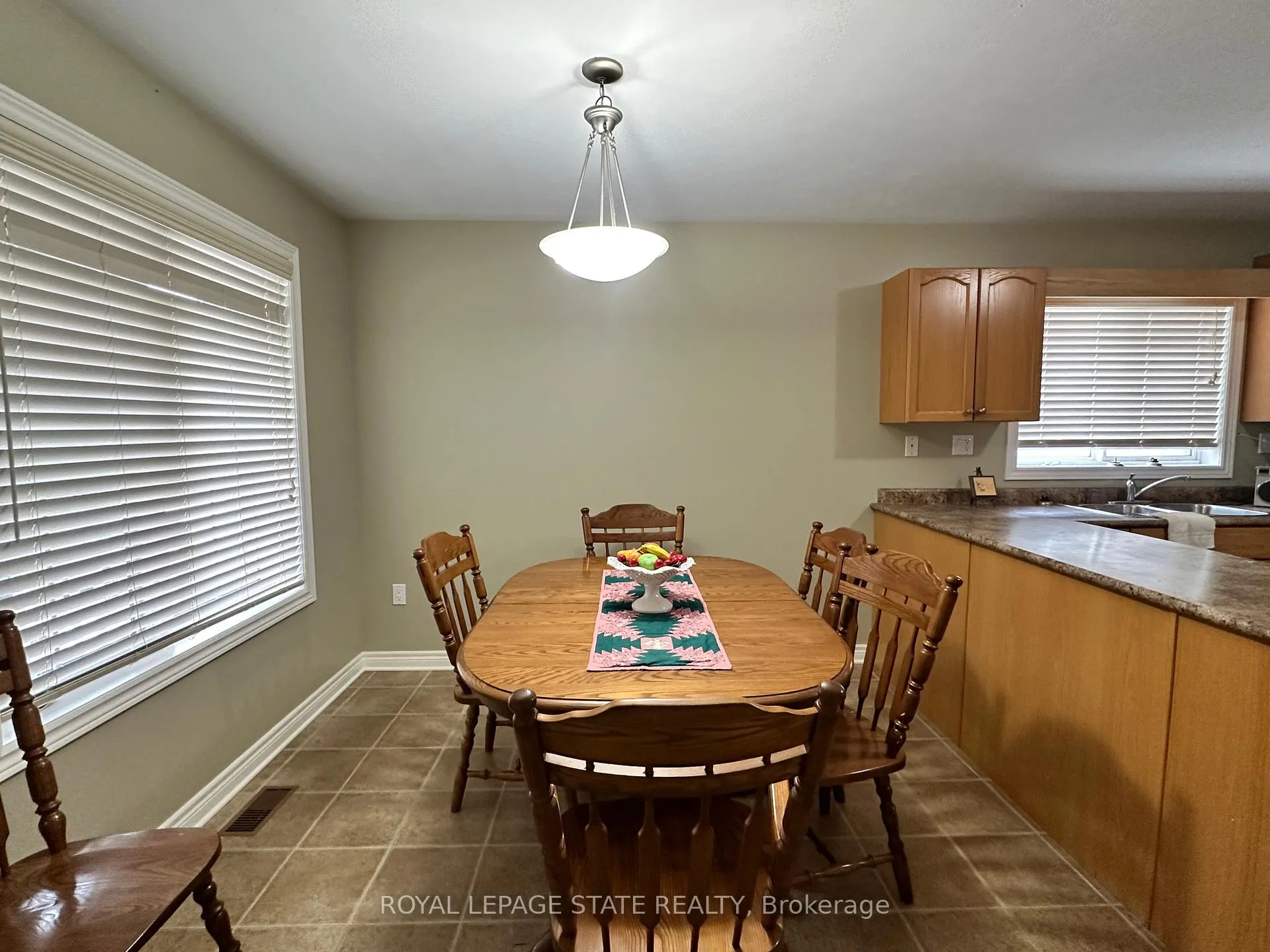 Photo 6 of 154 Forest Street E, Haldimand, Dunnville — HOMEH