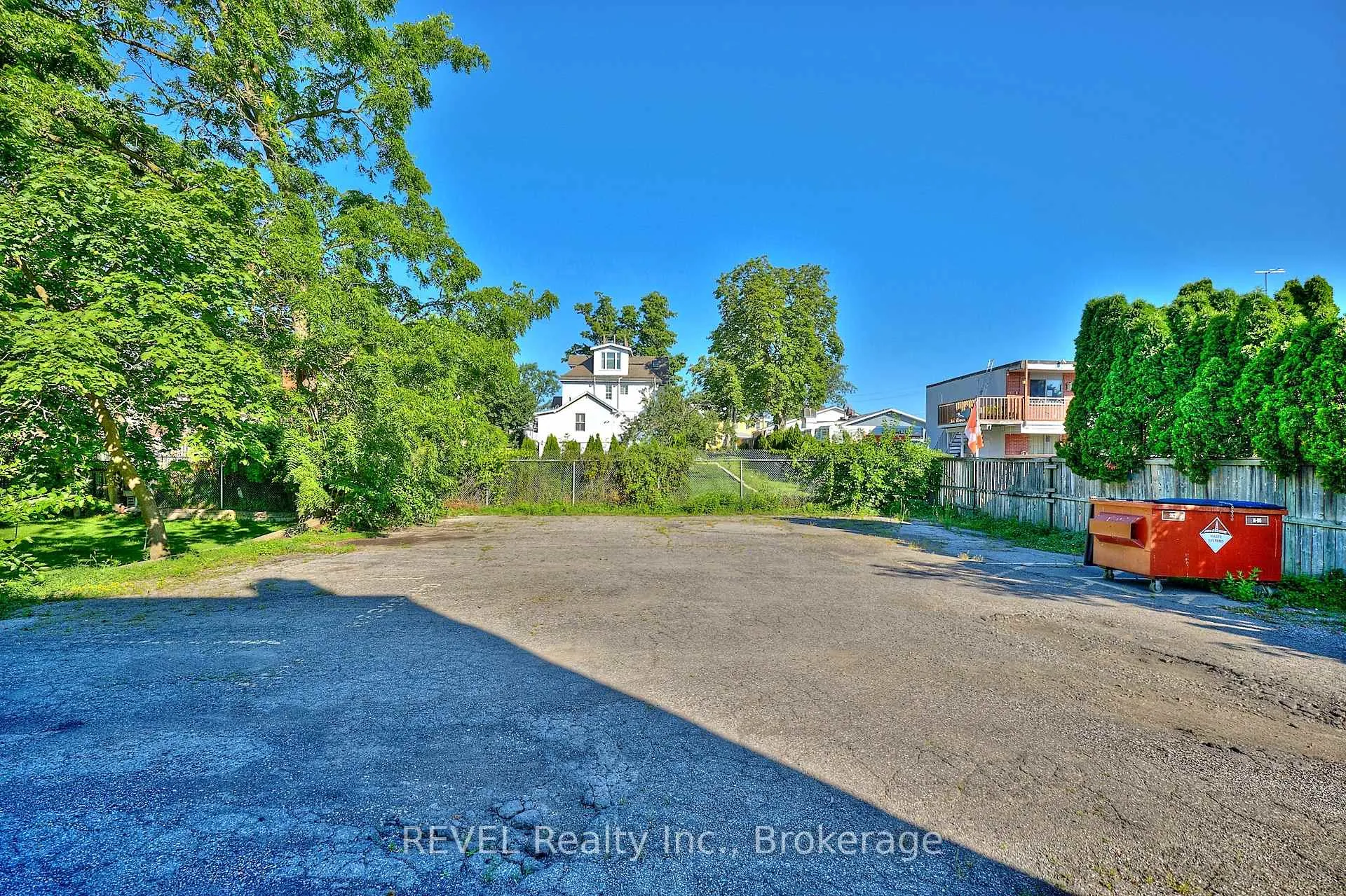 Photo 8 of 3865 Front Street, Niagara Falls, Chippawa — HOMEH