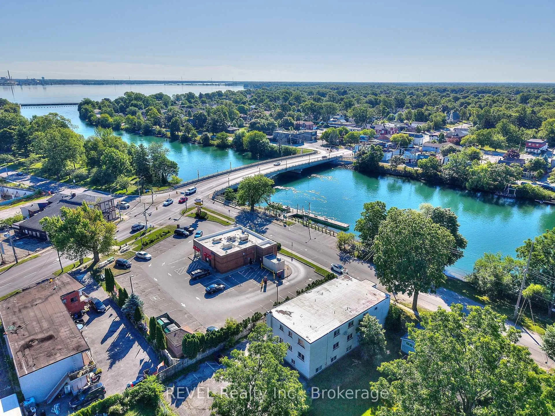 Photo 15 of 3865 Front Street, Niagara Falls, Chippawa — HOMEH