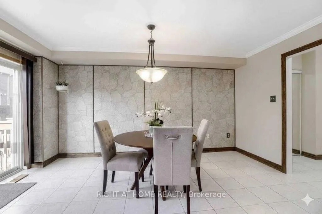 Photo 10 of 741 Maxman Street, Mississauga, Hurontario — HOMEH