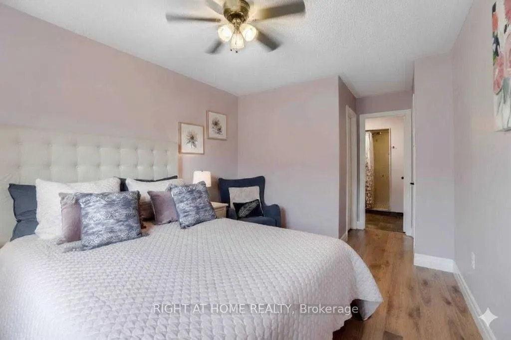 Photo 15 of 741 Maxman Street, Mississauga, Hurontario — HOMEH