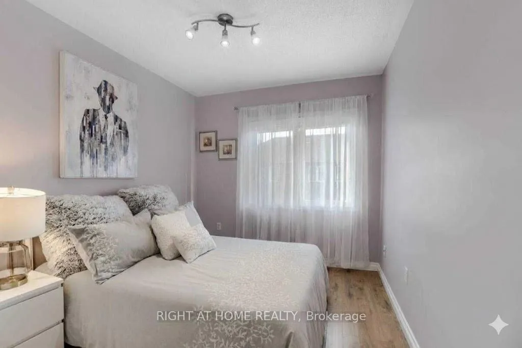 Photo 17 of 741 Maxman Street, Mississauga, Hurontario — HOMEH