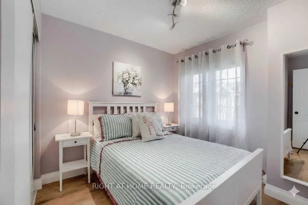 Photo 18 of 741 Maxman Street, Mississauga, Hurontario — HOMEH