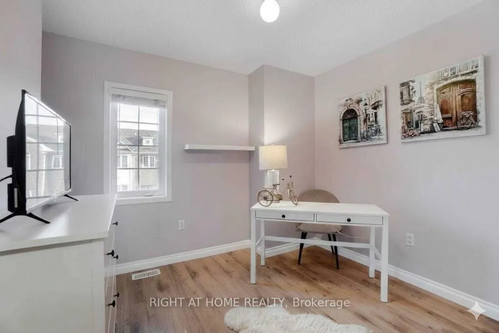 Photo 19 of 741 Maxman Street, Mississauga, Hurontario — HOMEH