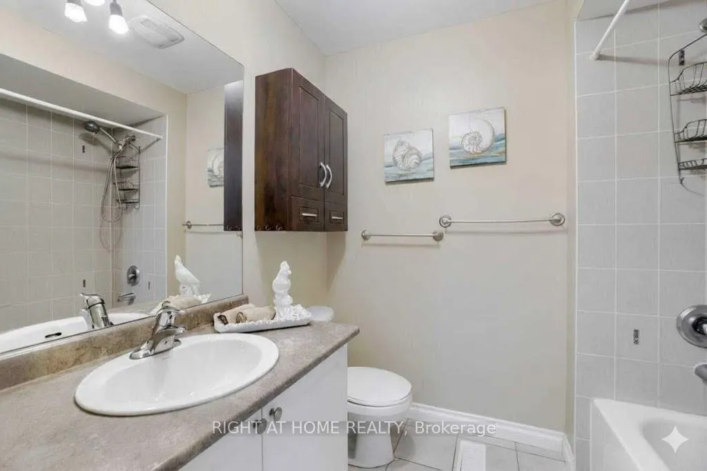 Photo 20 of 741 Maxman Street, Mississauga, Hurontario — HOMEH