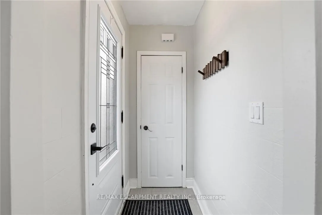 Photo 4 of 32 Audrey Street, Hamilton, Eastmount — HOMEH