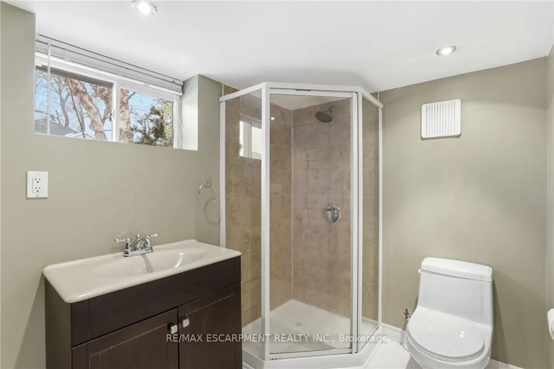 Photo 35 of 32 Audrey Street, Hamilton, Eastmount — HOMEH