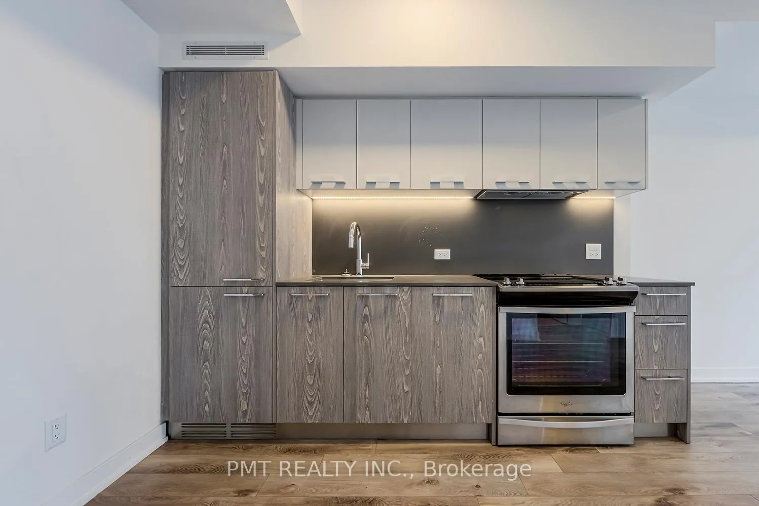 Photo 4 of Unit 704, 30 Baseball Place, Toronto, South Riverdale — HOMEH