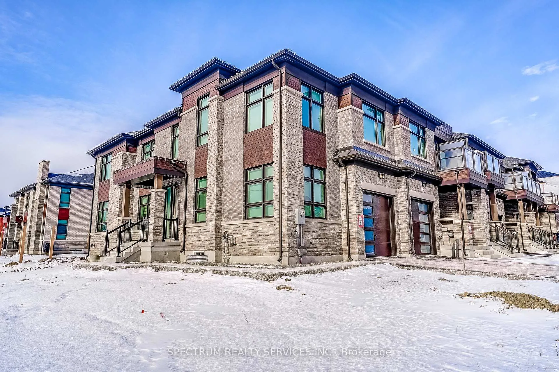 Photo 2 of 139 Adario Crescent, Vaughan, Vellore Village — HOMEH