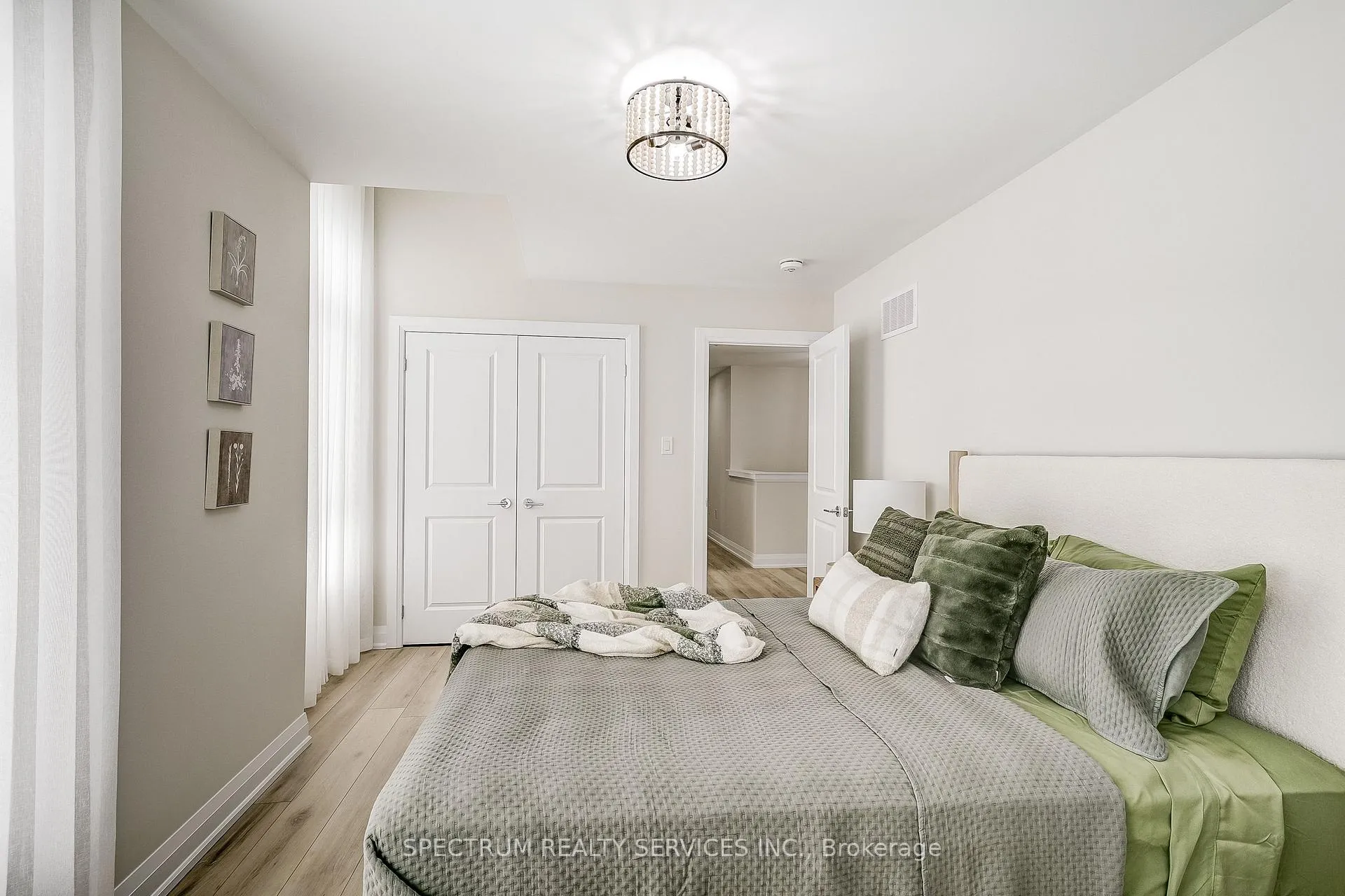 Photo 9 of 139 Adario Crescent, Vaughan, Vellore Village — HOMEH