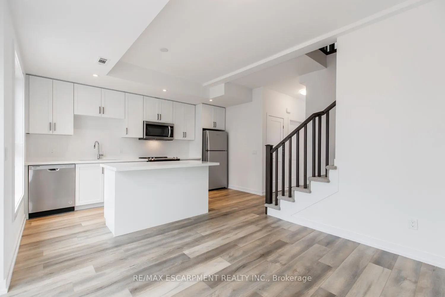 Photo 7 of Unit 4, 70 Kenesky Drive, Hamilton, Waterdown — HOMEH
