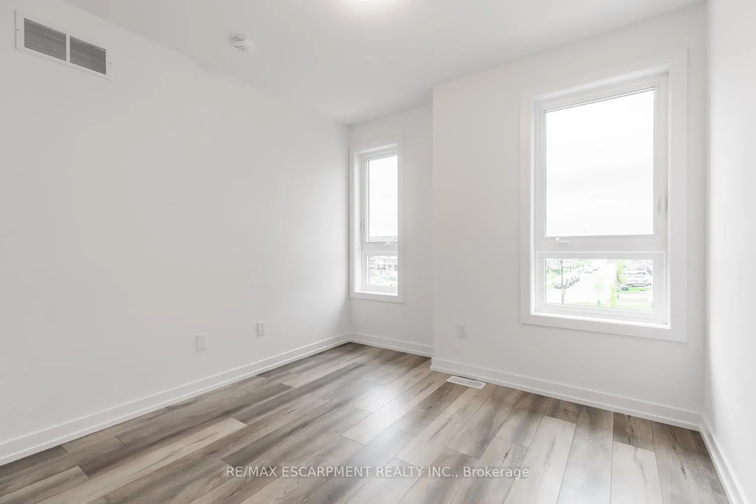 Photo 25 of Unit 4, 70 Kenesky Drive, Hamilton, Waterdown — HOMEH