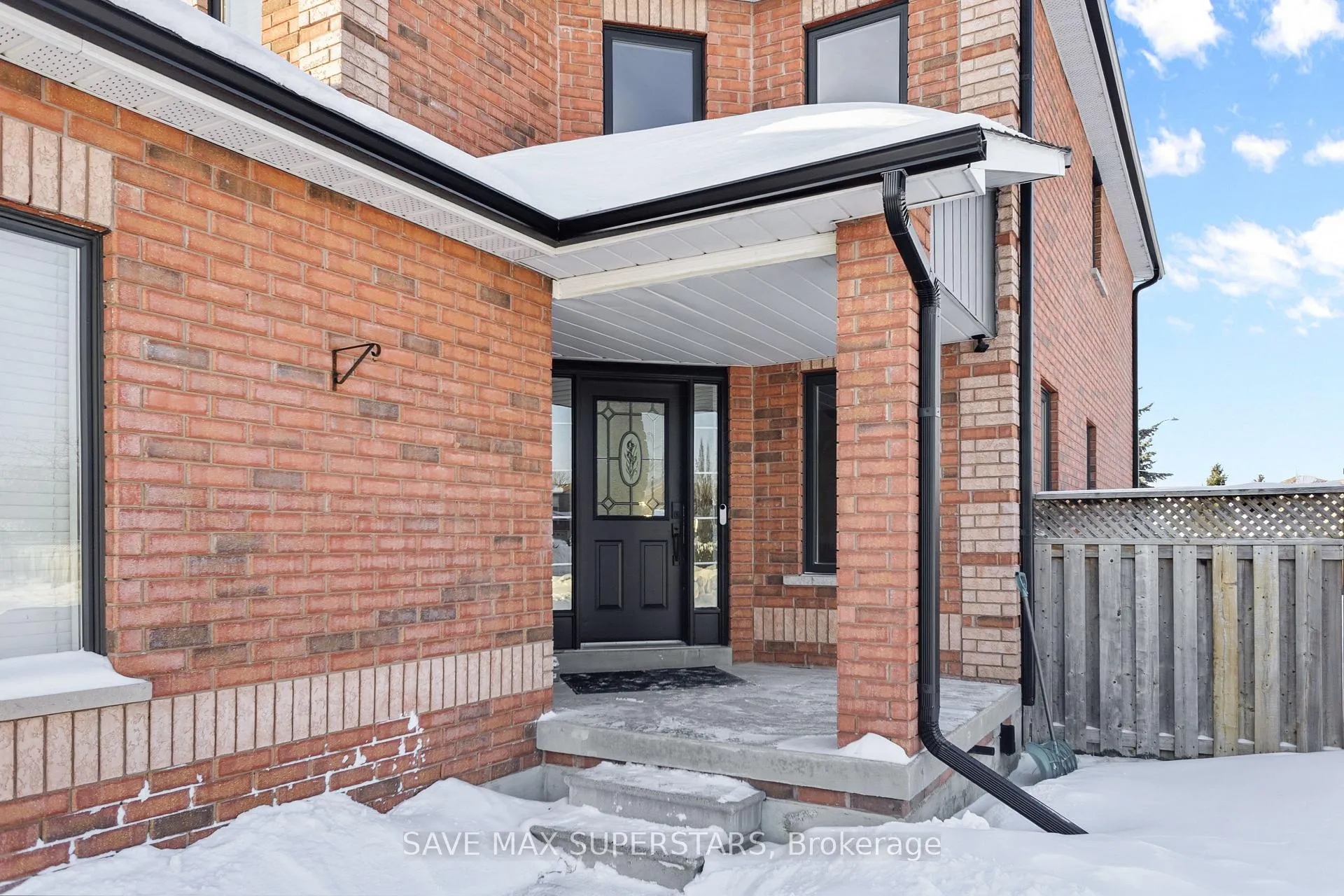 Photo 3 of 54 Gore Drive, Barrie, Ardagh — HOMEH