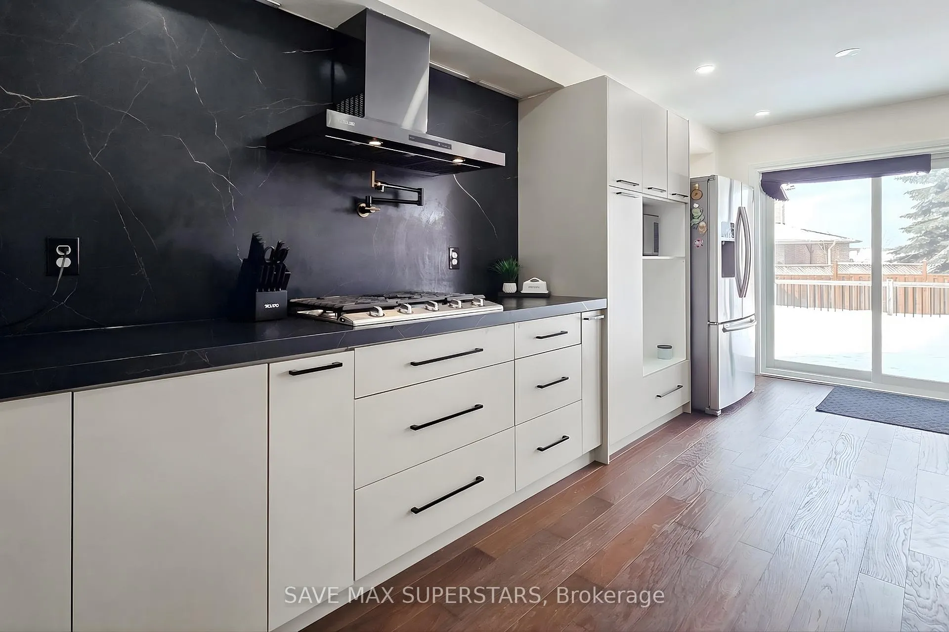 Photo 10 of 54 Gore Drive, Barrie, Ardagh — HOMEH