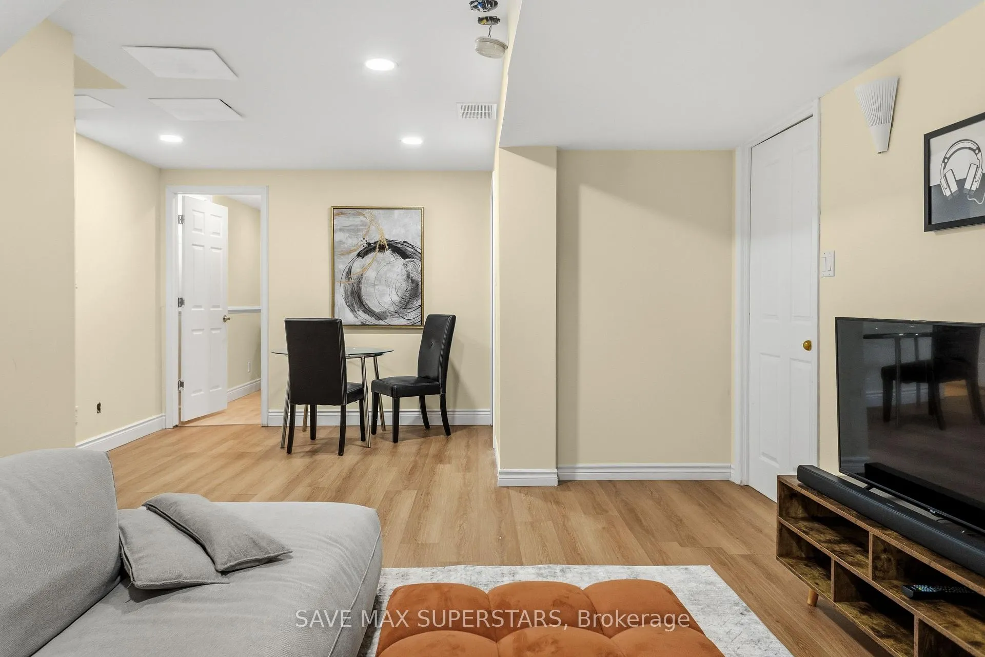 Photo 37 of 54 Gore Drive, Barrie, Ardagh — HOMEH