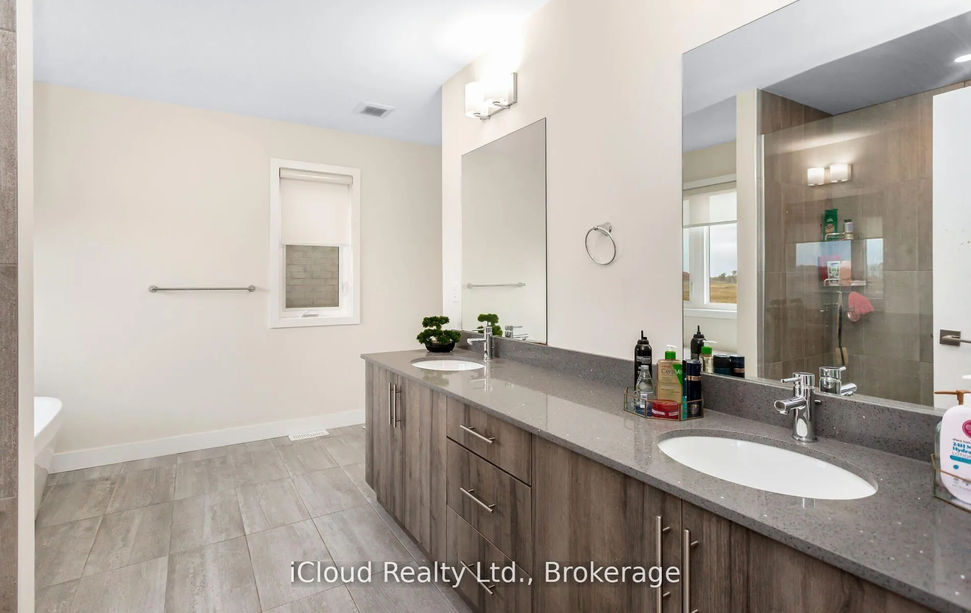 Photo 21 of 120 Bedrock Drive, Hamilton, Stoney Creek Mountain — HOMEH