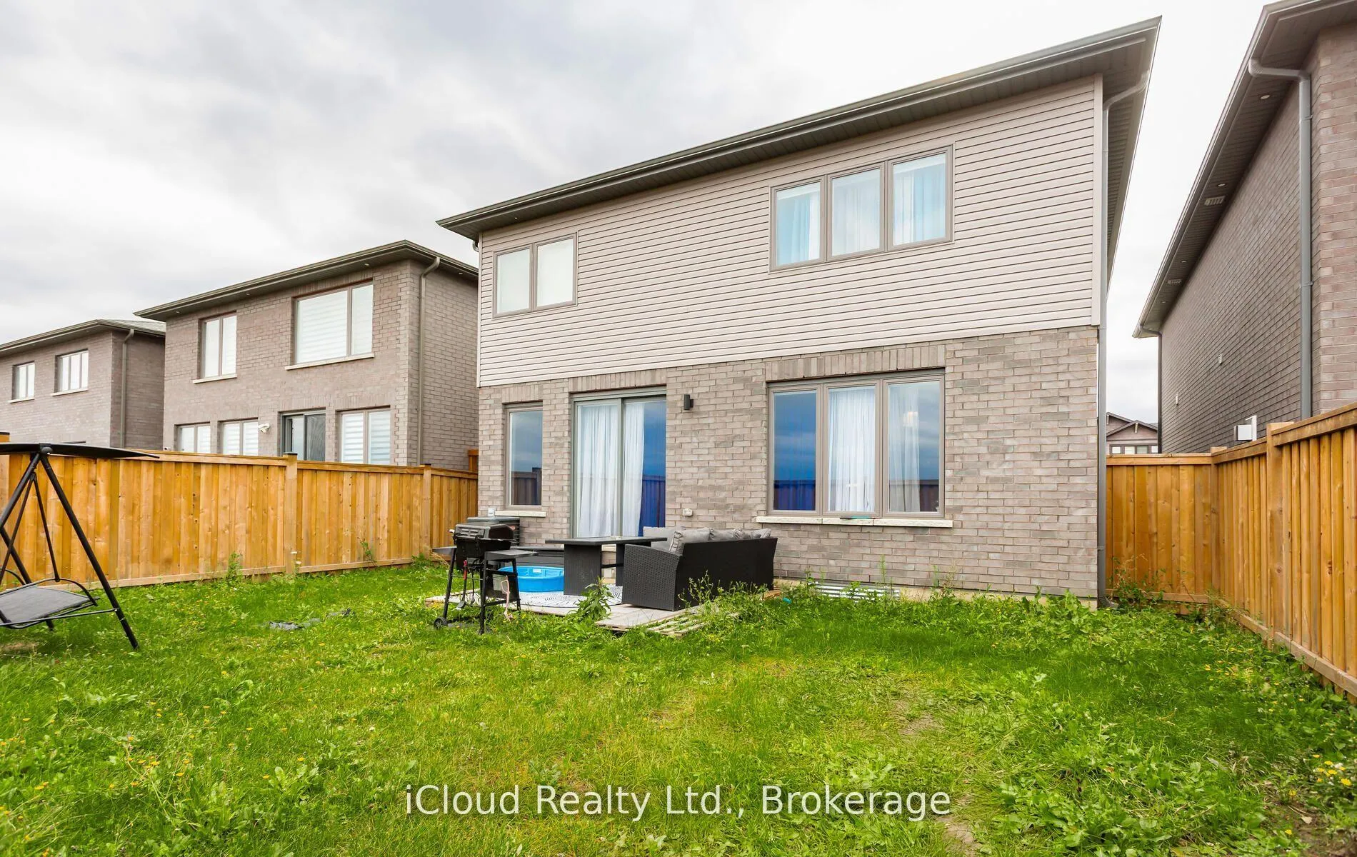 Photo 36 of 120 Bedrock Drive, Hamilton, Stoney Creek Mountain — HOMEH