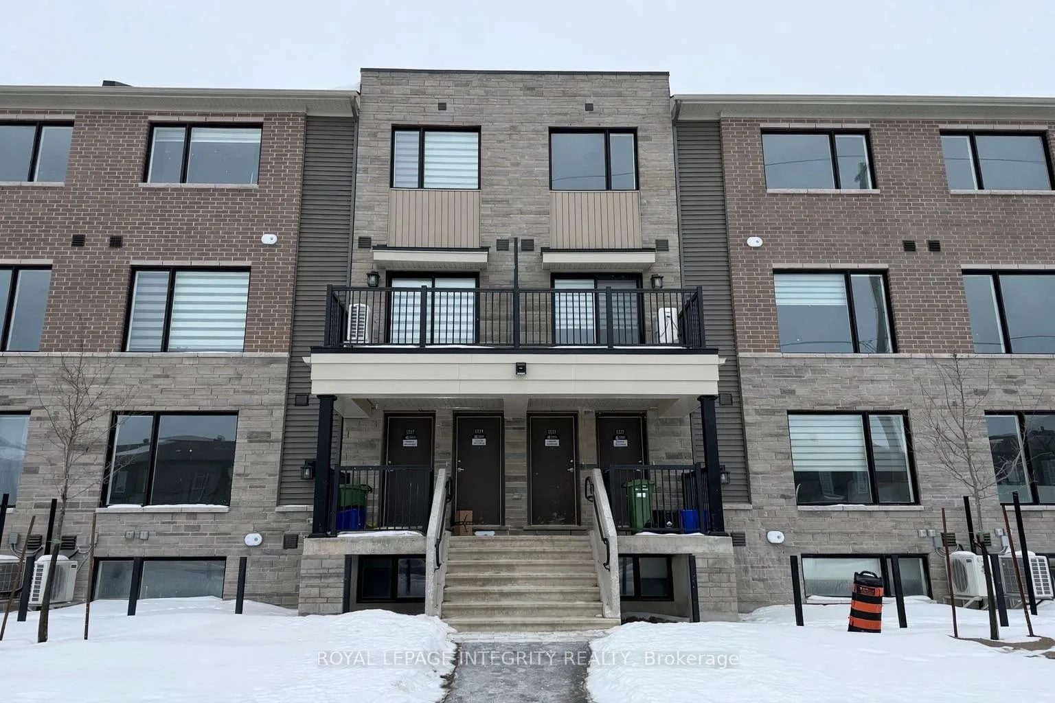 Front of 1217 Creekway Private