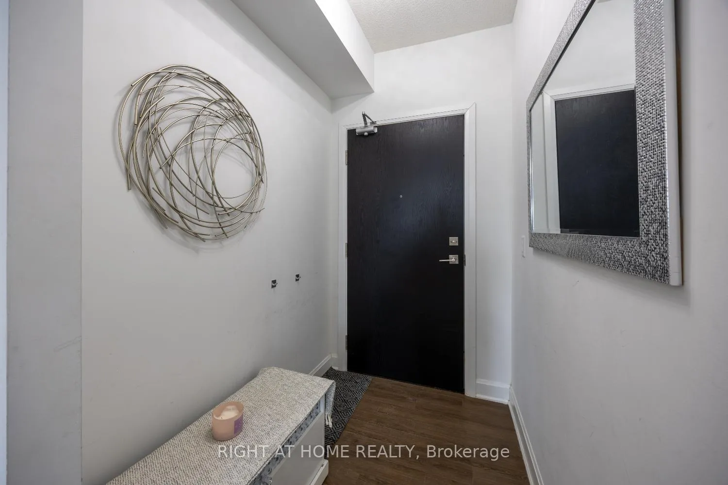 Photo 7 of Unit 402, 50 Lakebreeze Drive, Clarington, Newcastle — HOMEH