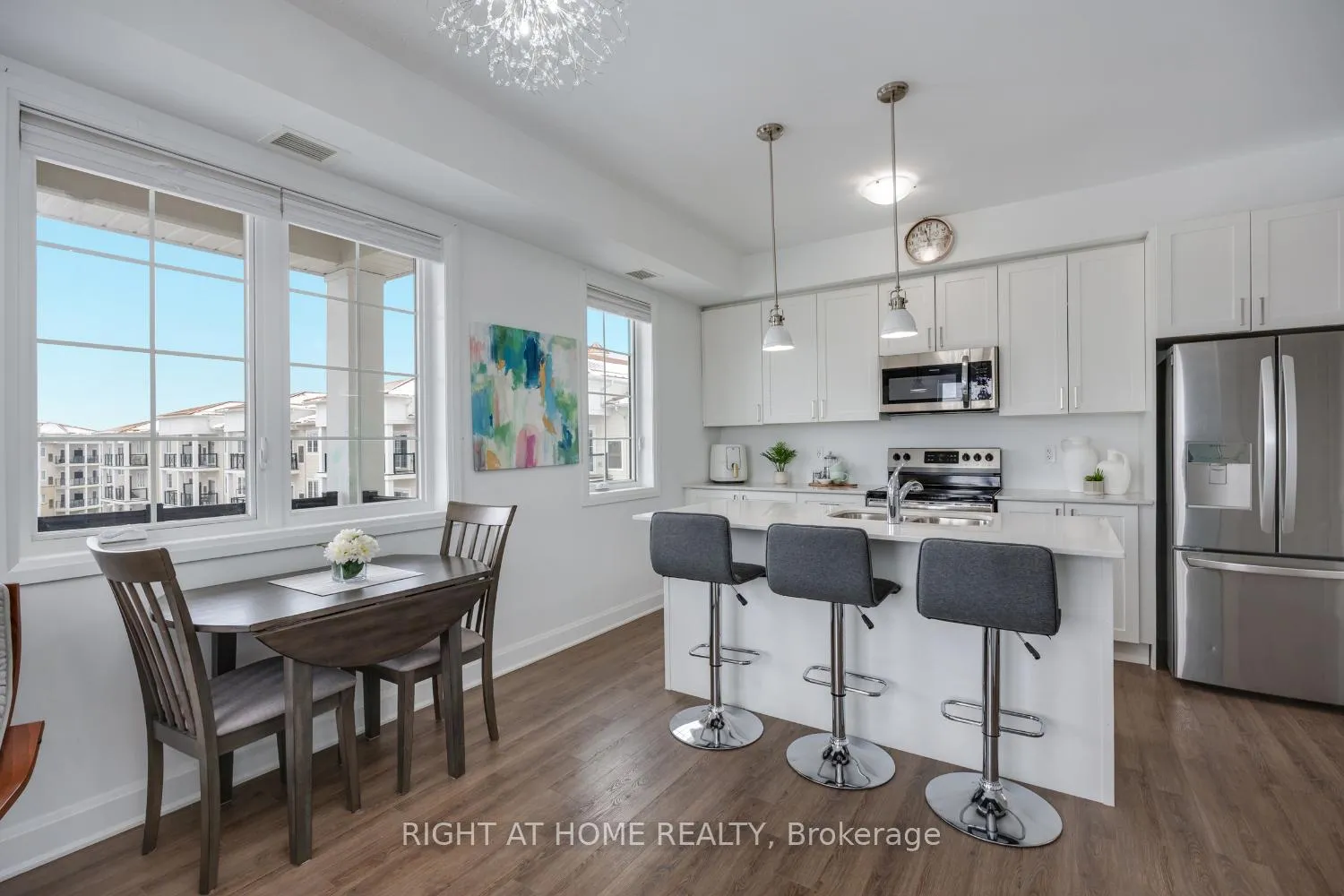 Photo 9 of Unit 402, 50 Lakebreeze Drive, Clarington, Newcastle — HOMEH