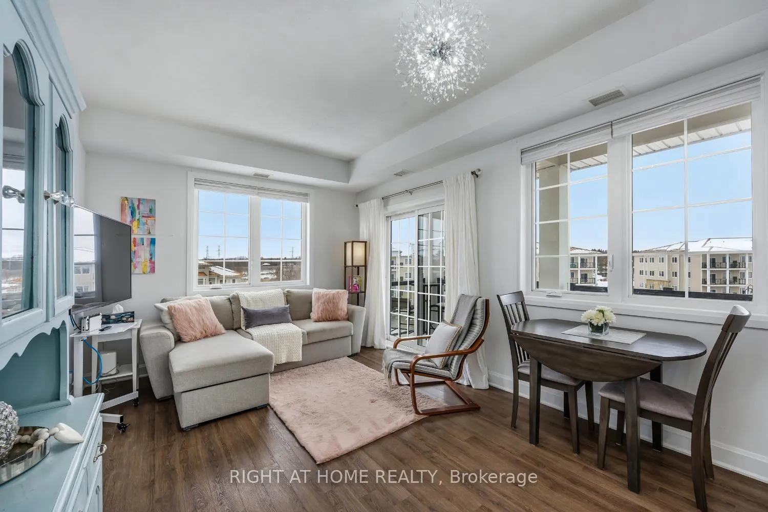 Photo 16 of Unit 402, 50 Lakebreeze Drive, Clarington, Newcastle — HOMEH