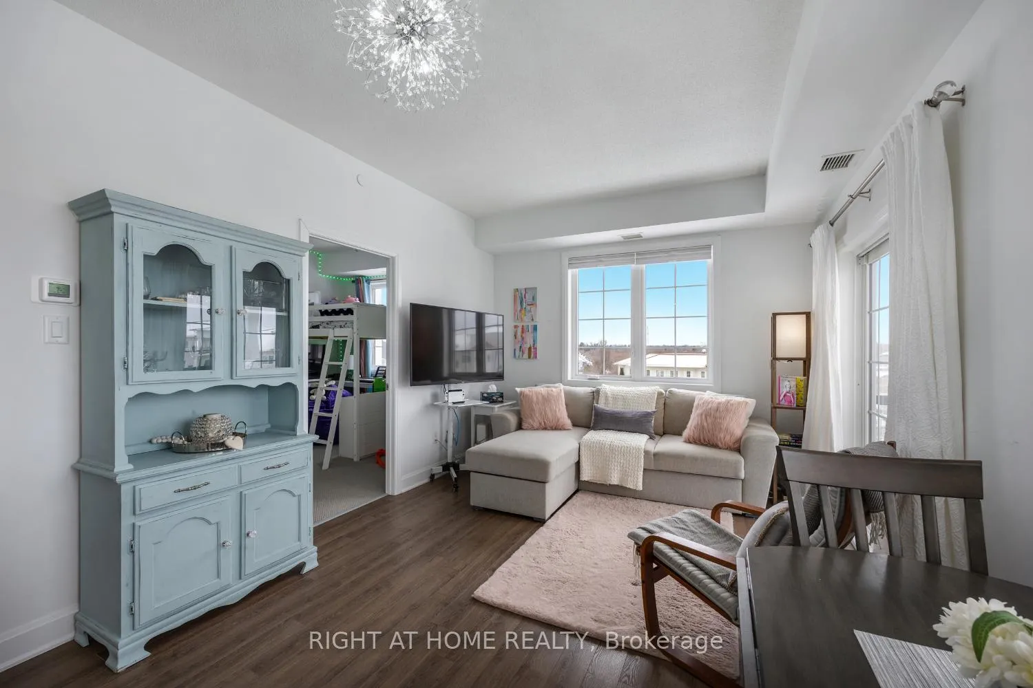 Photo 19 of Unit 402, 50 Lakebreeze Drive, Clarington, Newcastle — HOMEH