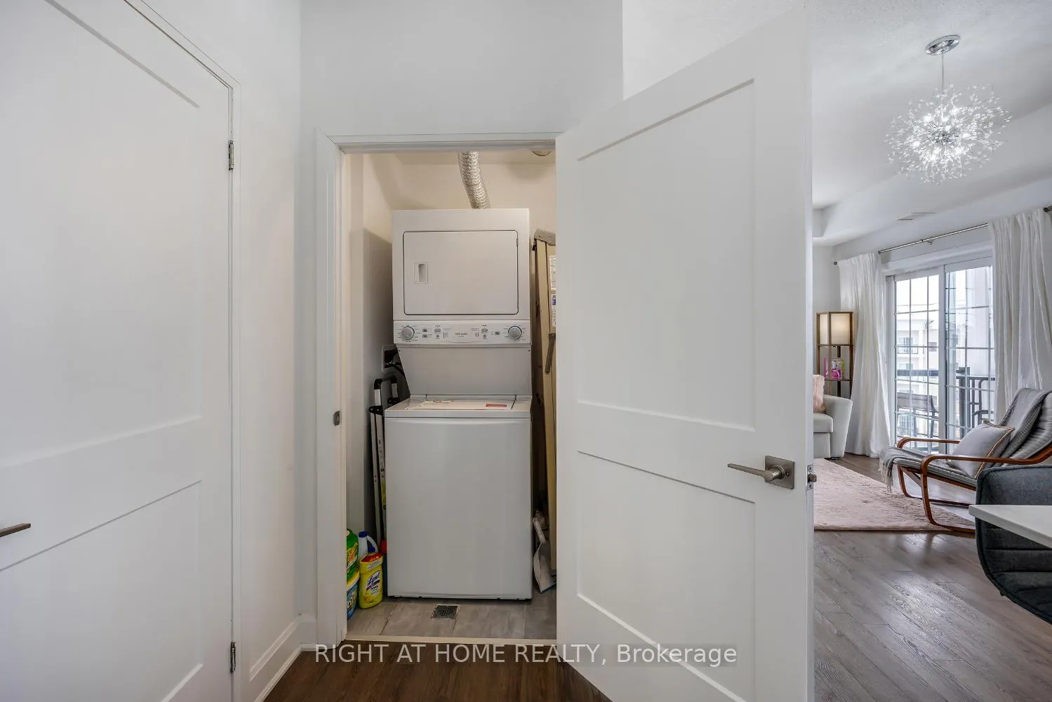 Photo 22 of Unit 402, 50 Lakebreeze Drive, Clarington, Newcastle — HOMEH