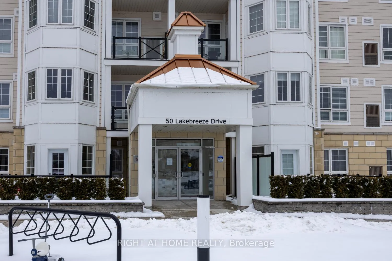 Photo 39 of Unit 402, 50 Lakebreeze Drive, Clarington, Newcastle — HOMEH