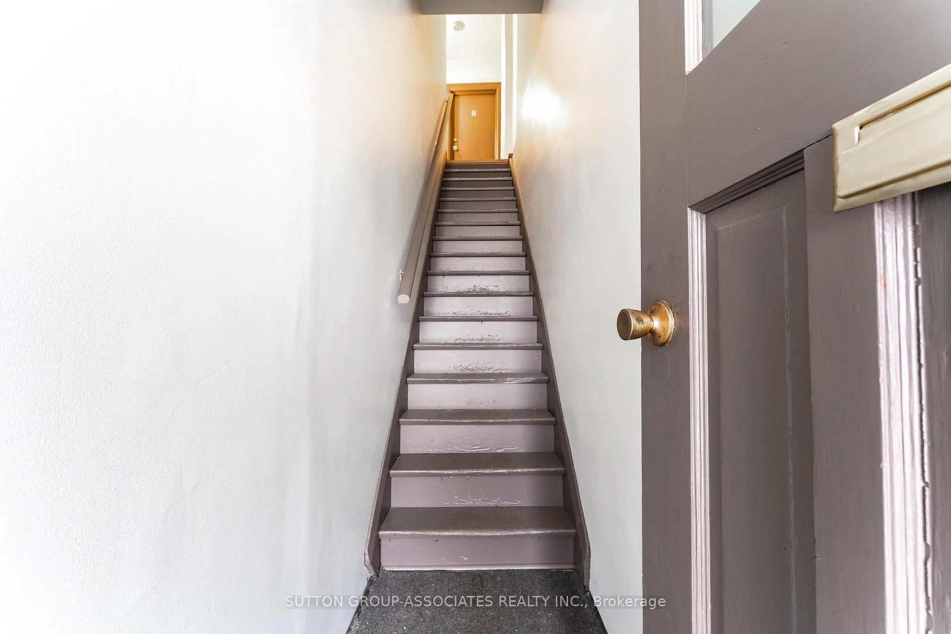 Photo 4 of Unit 2, 582 St Clair Avenue W, Toronto, Humewood-Cedarvale — HOMEH