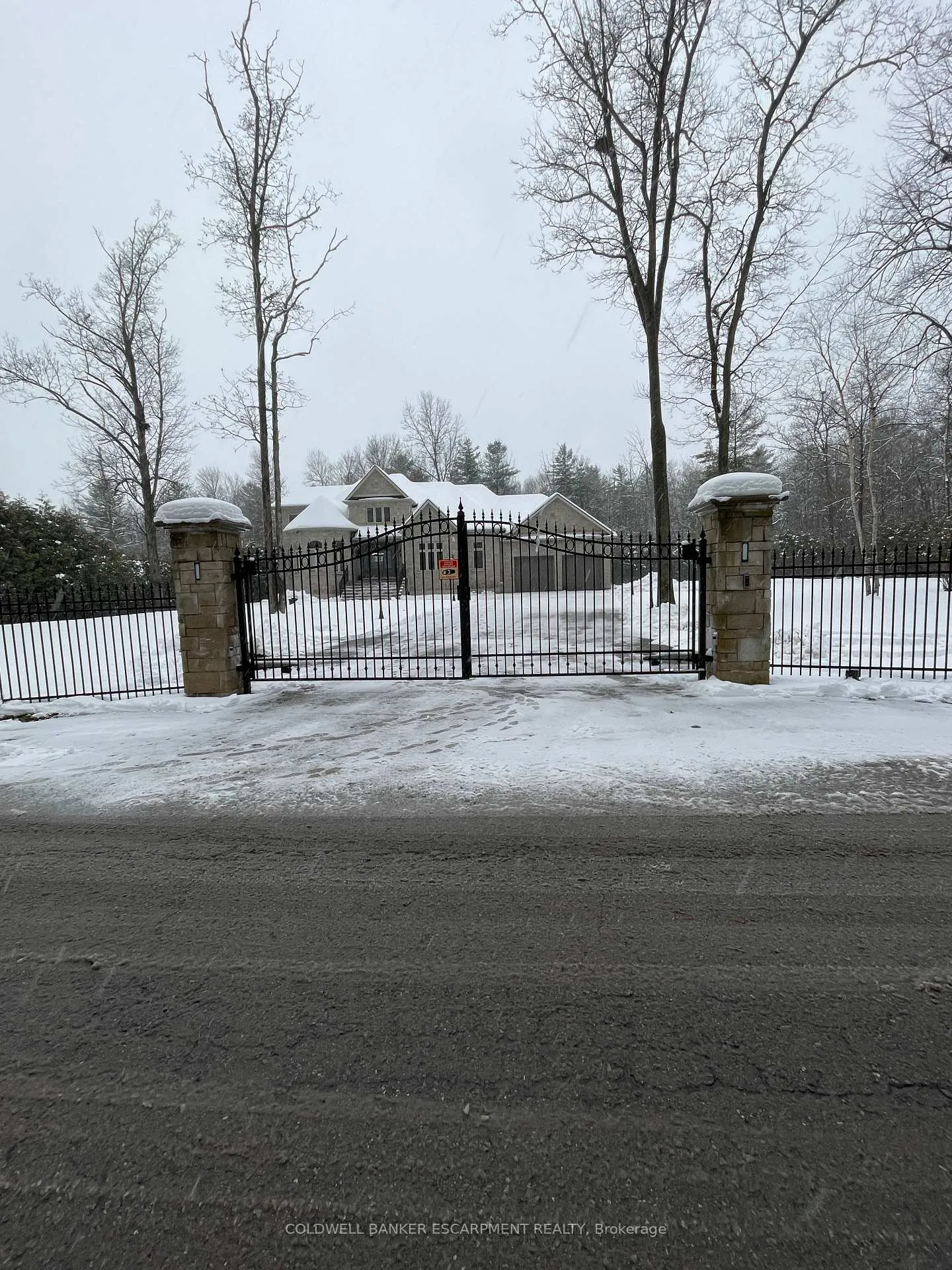 Photo 2 of 4449 Milburough Line, Burlington, Rural Burlington — HOMEH