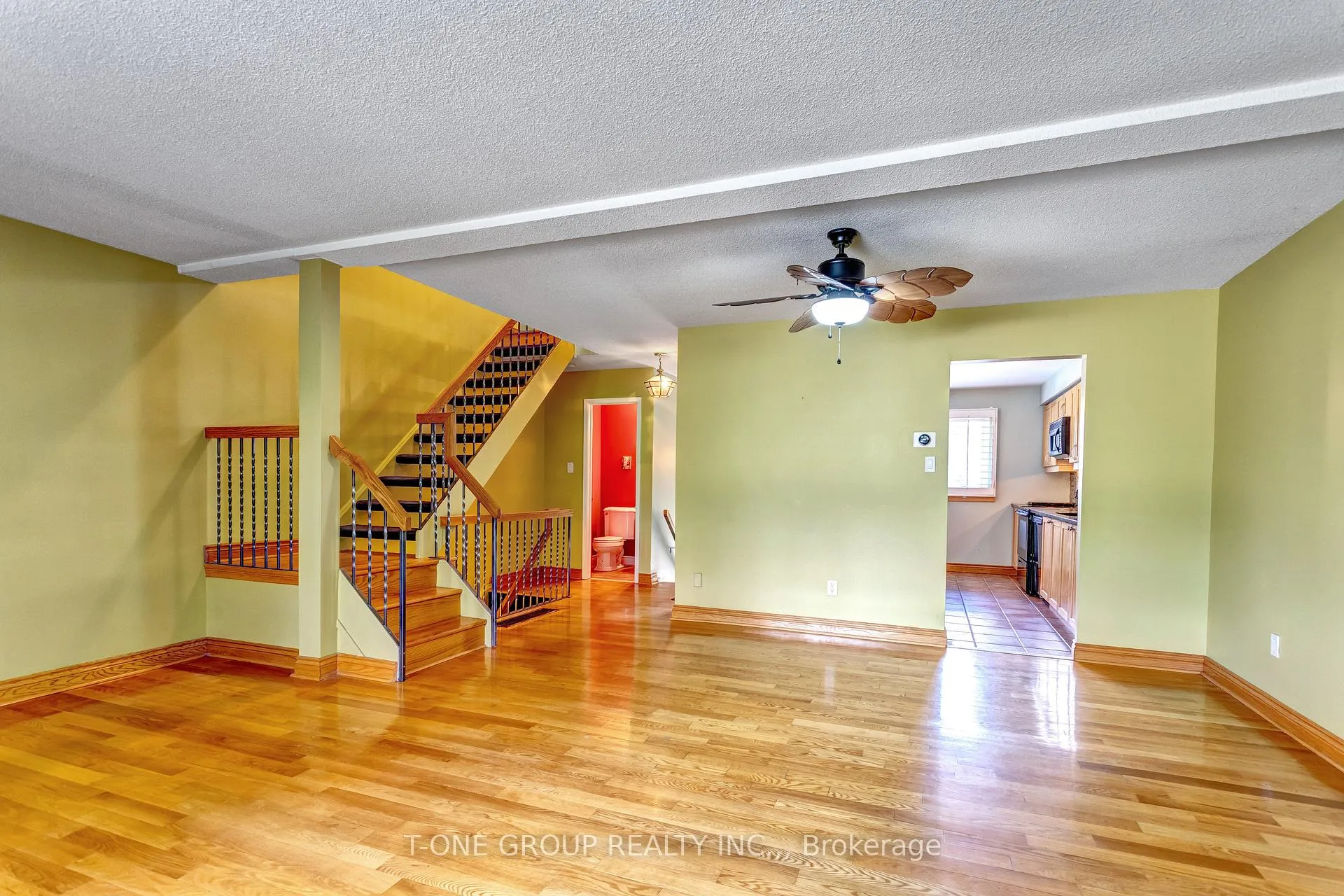 Photo 7 of 43 Peach Tree Path, Etobicoke, Kingsview Village-The Westway — HOMEH