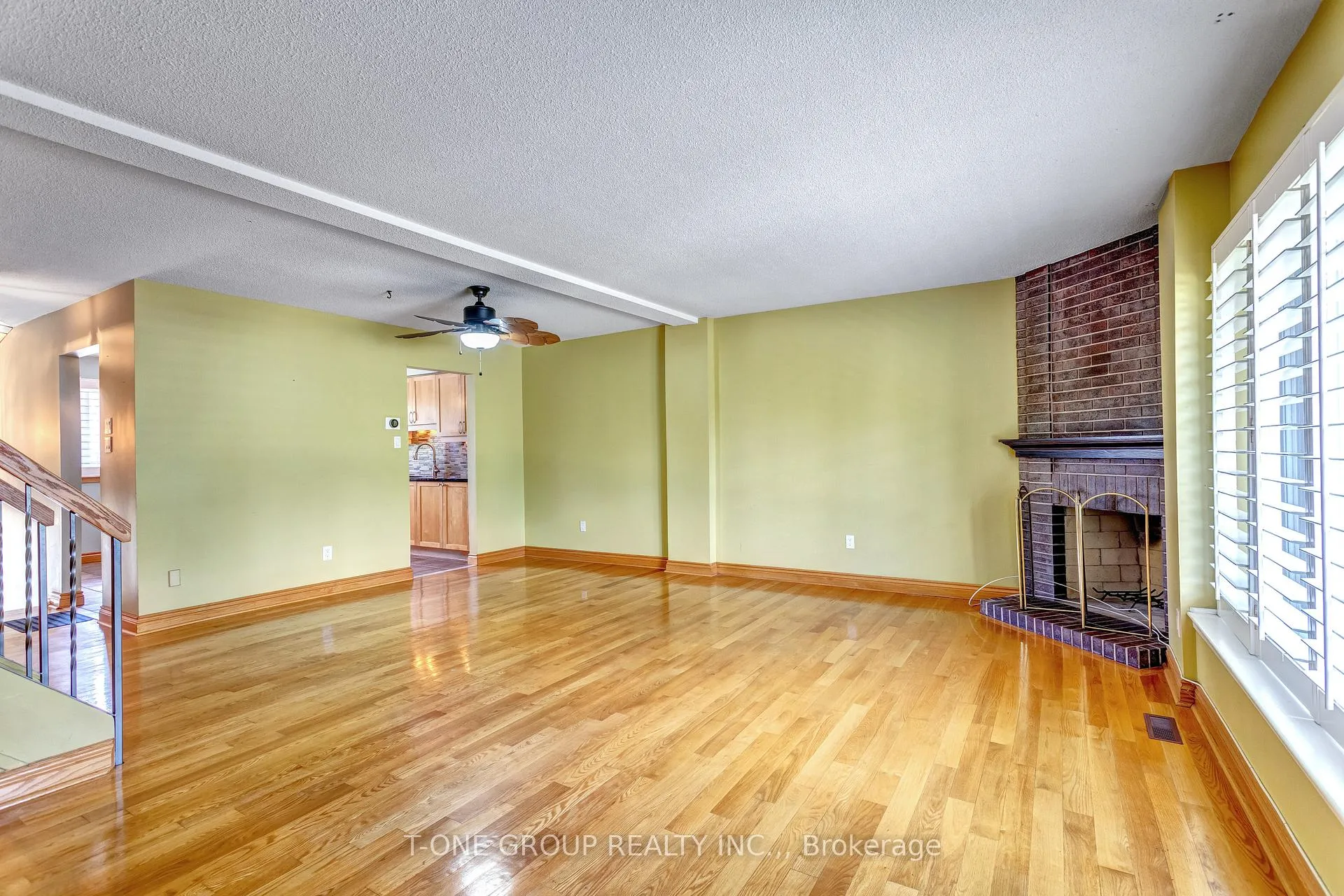 Photo 8 of 43 Peach Tree Path, Etobicoke, Kingsview Village-The Westway — HOMEH