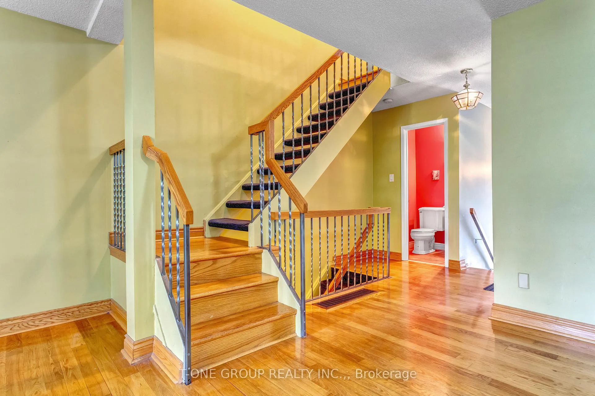 Photo 9 of 43 Peach Tree Path, Etobicoke, Kingsview Village-The Westway — HOMEH