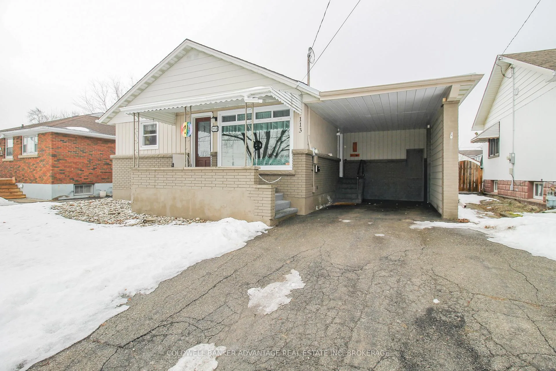 Photo 2 of 113 Golden Boulevard W, Welland, Lincoln/Crowland — HOMEH