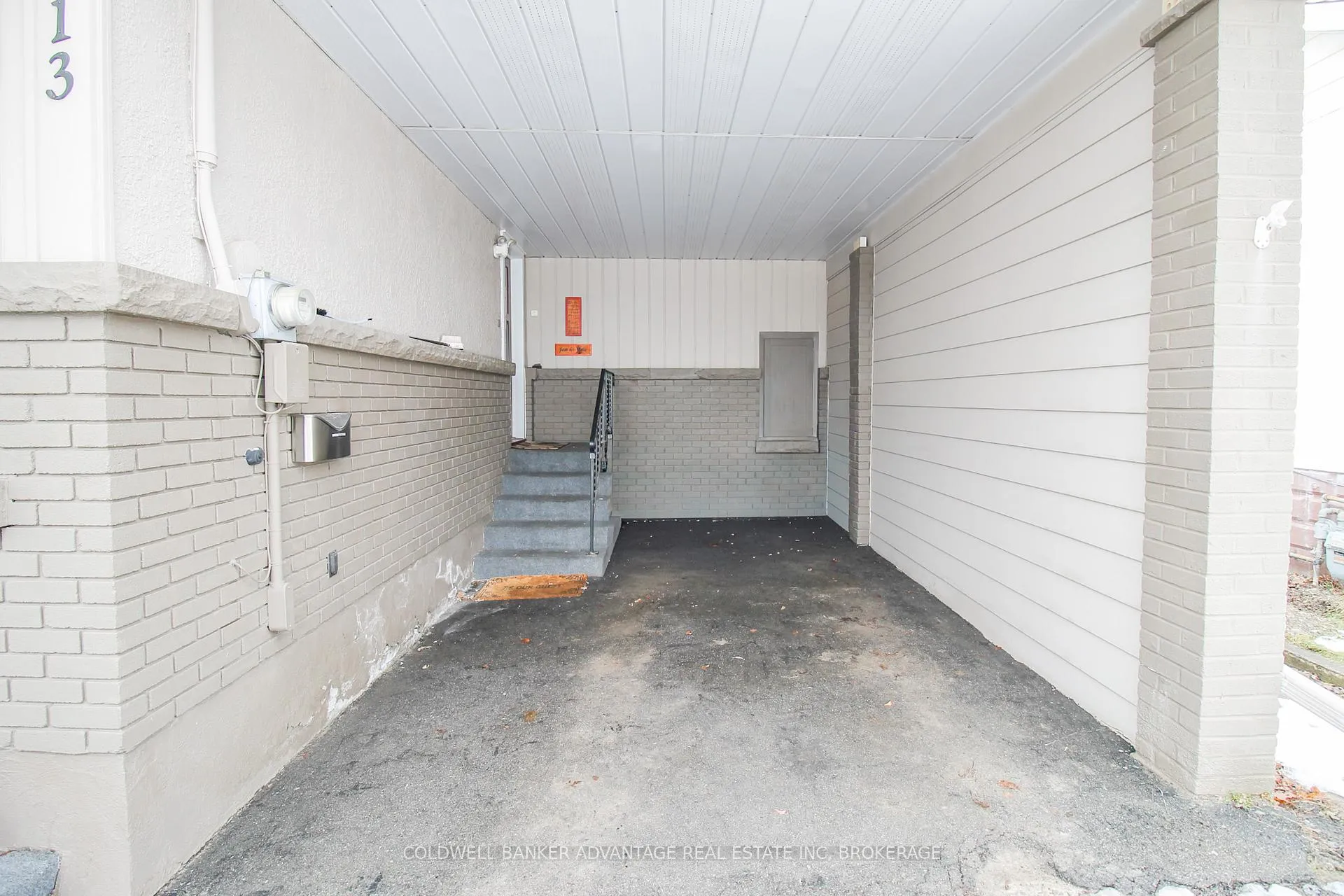 Photo 4 of 113 Golden Boulevard W, Welland, Lincoln/Crowland — HOMEH