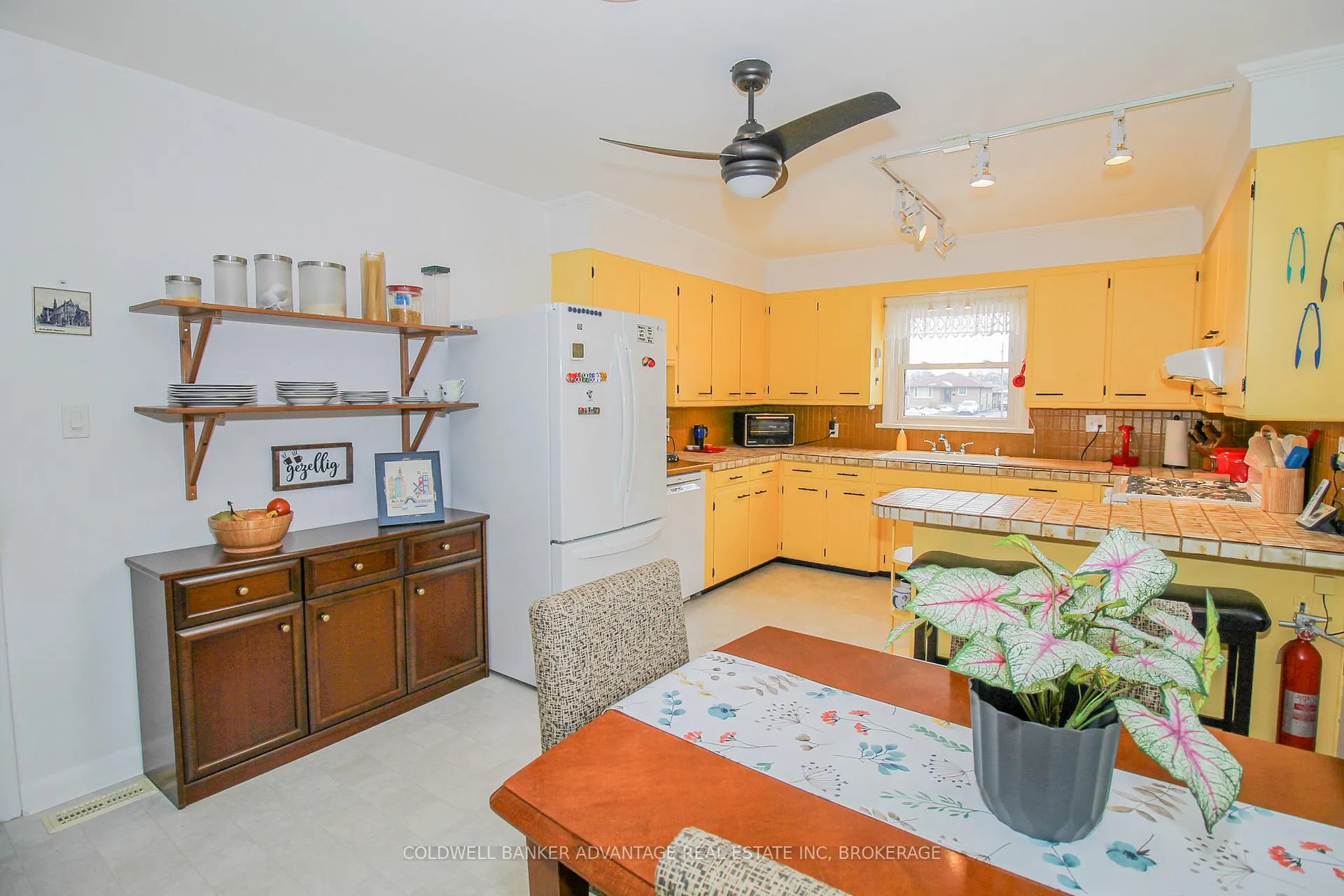 Photo 12 of 113 Golden Boulevard W, Welland, Lincoln/Crowland — HOMEH