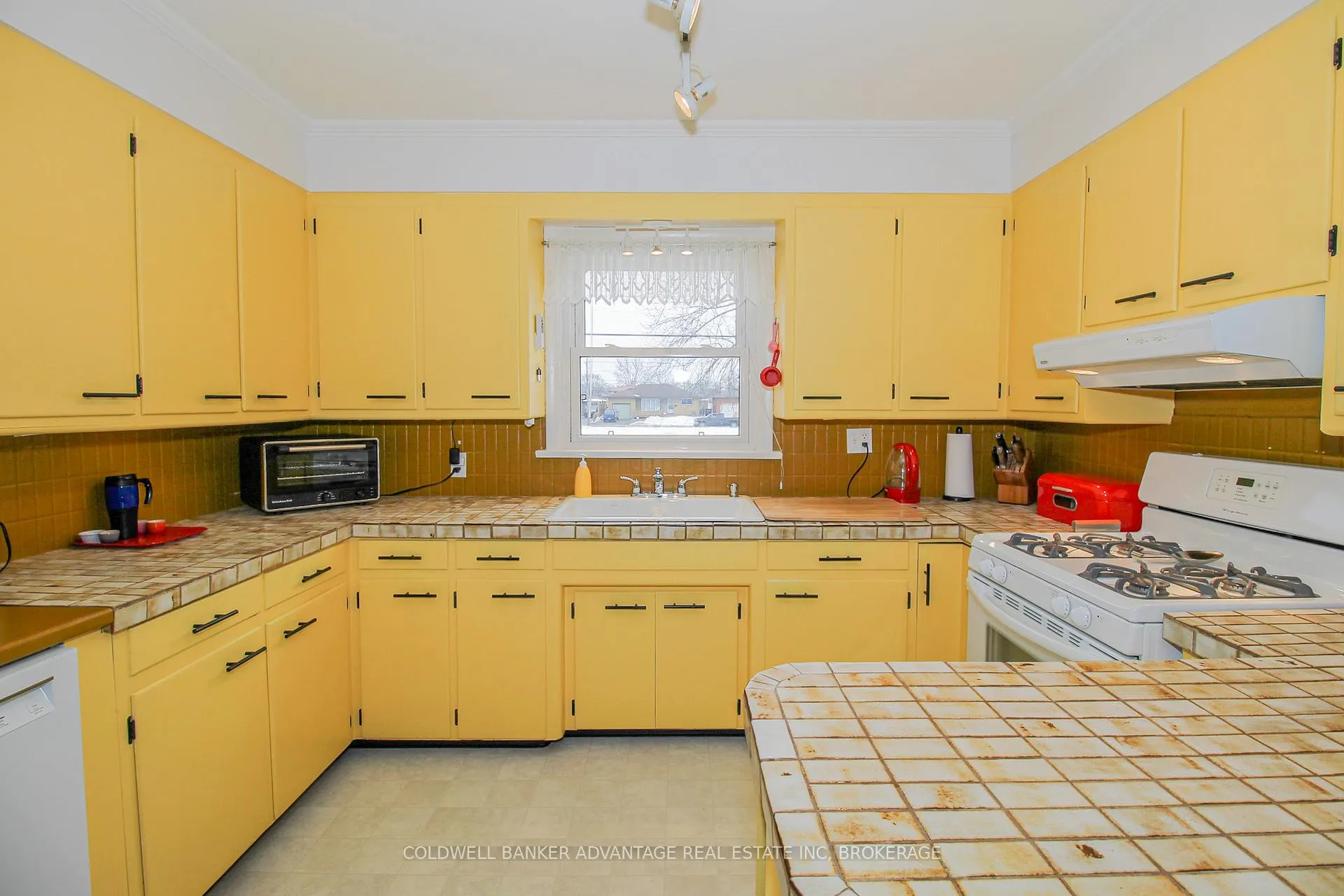 Photo 14 of 113 Golden Boulevard W, Welland, Lincoln/Crowland — HOMEH