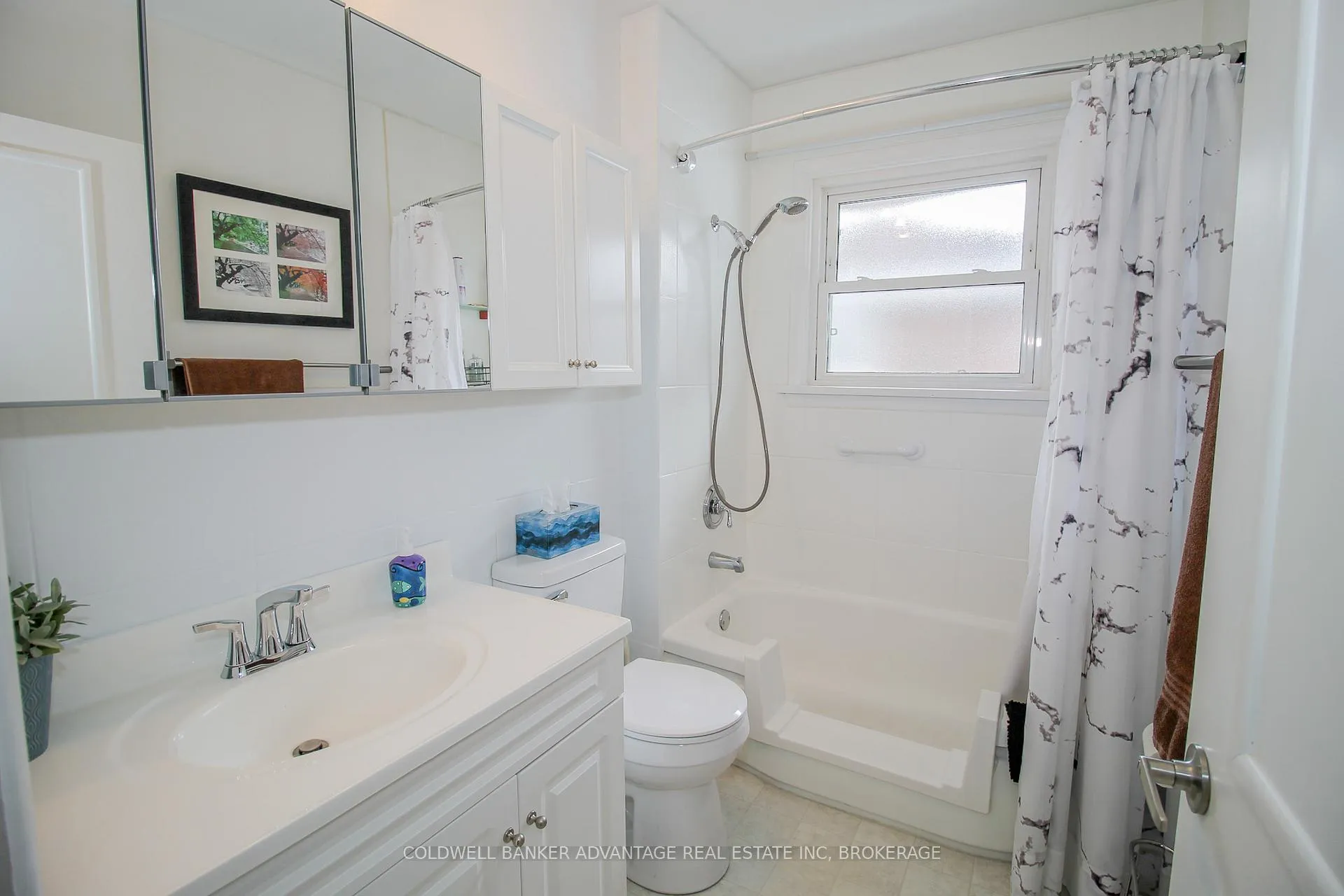 Photo 21 of 113 Golden Boulevard W, Welland, Lincoln/Crowland — HOMEH
