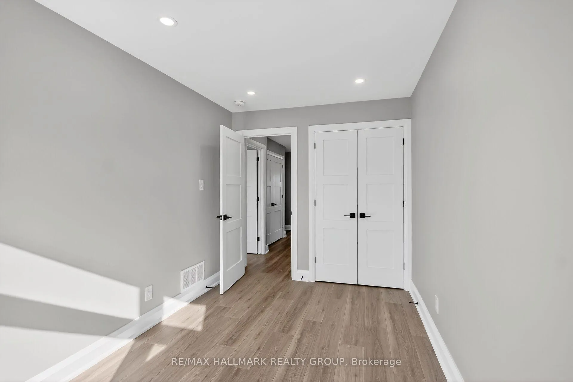 Photo 35 of Unit Main/second floor Unit, 78 Burnett's Grove Circle, Ottawa, Barrhaven - Pheasant Run — HOMEH
