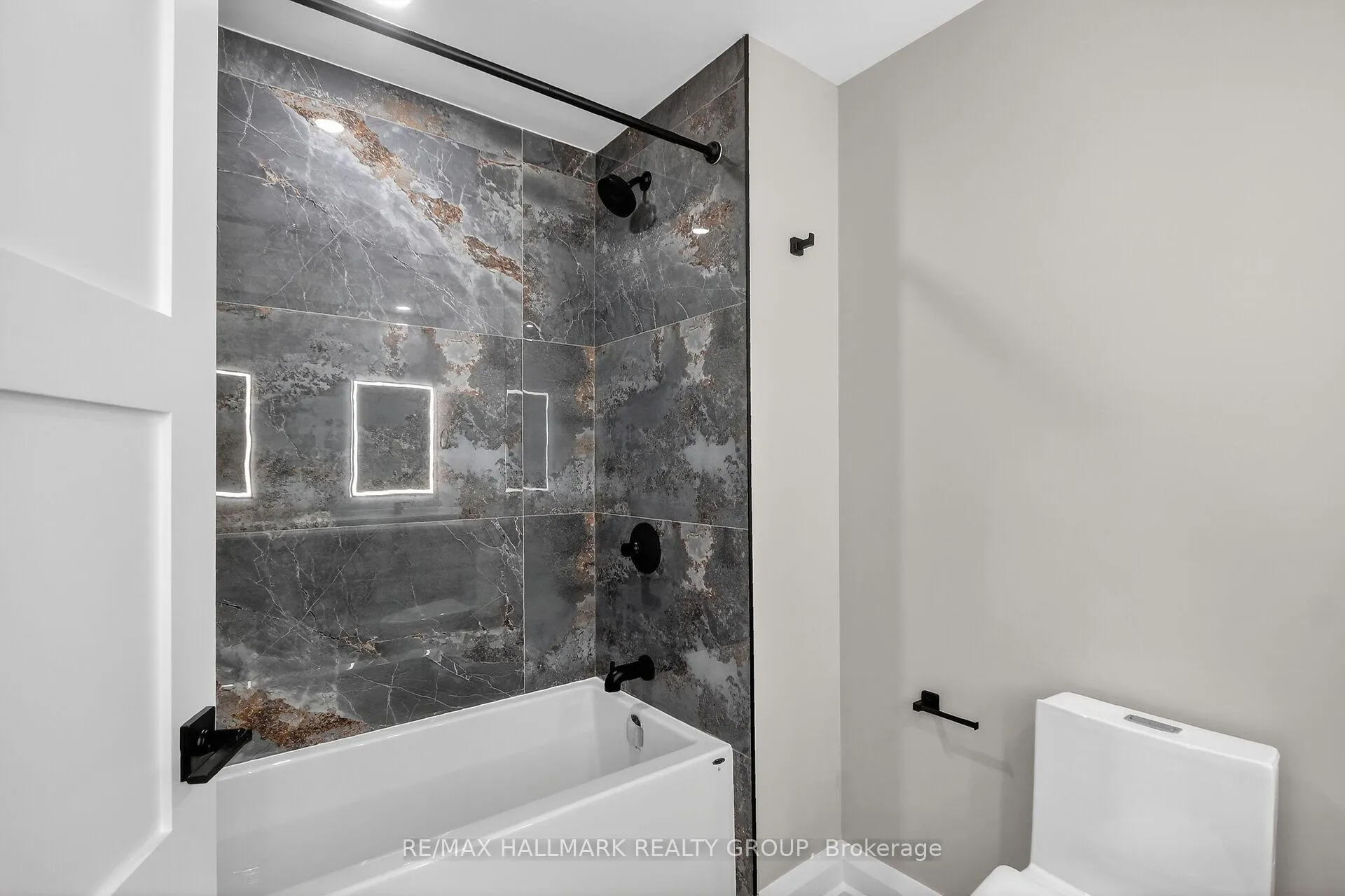 Photo 38 of Unit Main/second floor Unit, 78 Burnett's Grove Circle, Ottawa, Barrhaven - Pheasant Run — HOMEH