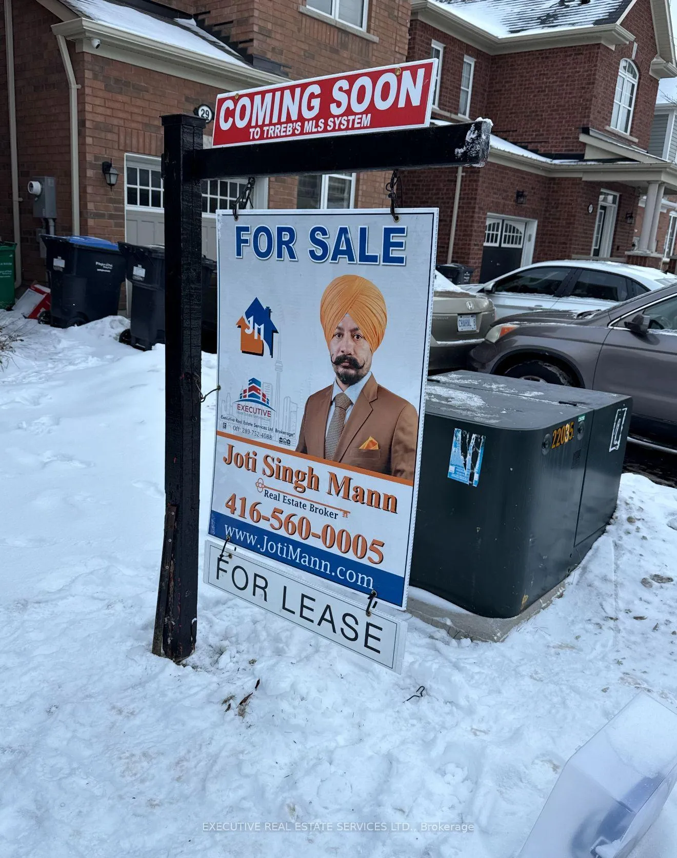 Photo 4 of 31 Feeder Street, Brampton, Northwest Brampton — HOMEH