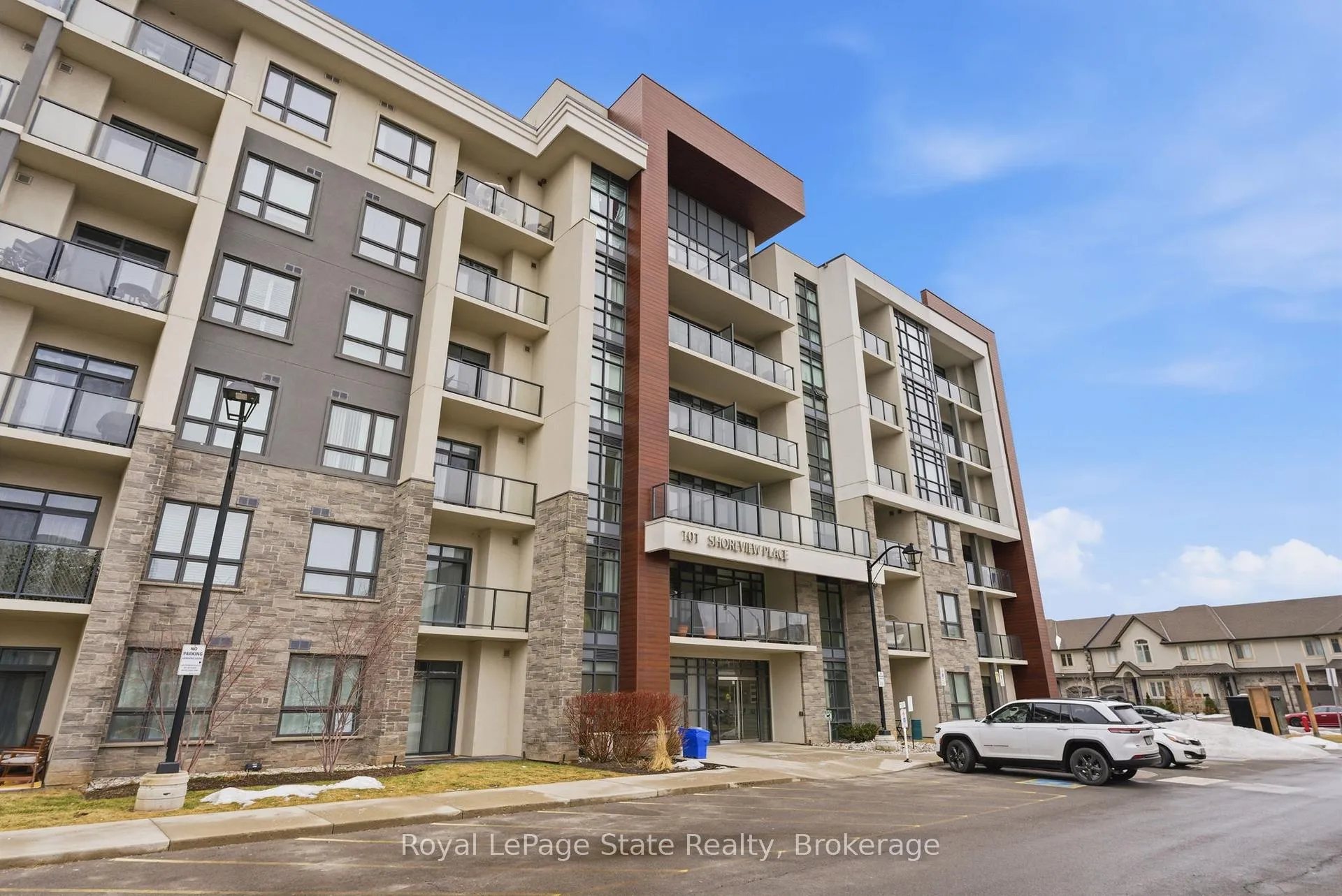 Photo 1 of Unit 624, 101 Shoreview Place, Hamilton, Lakeshore — HOMEH